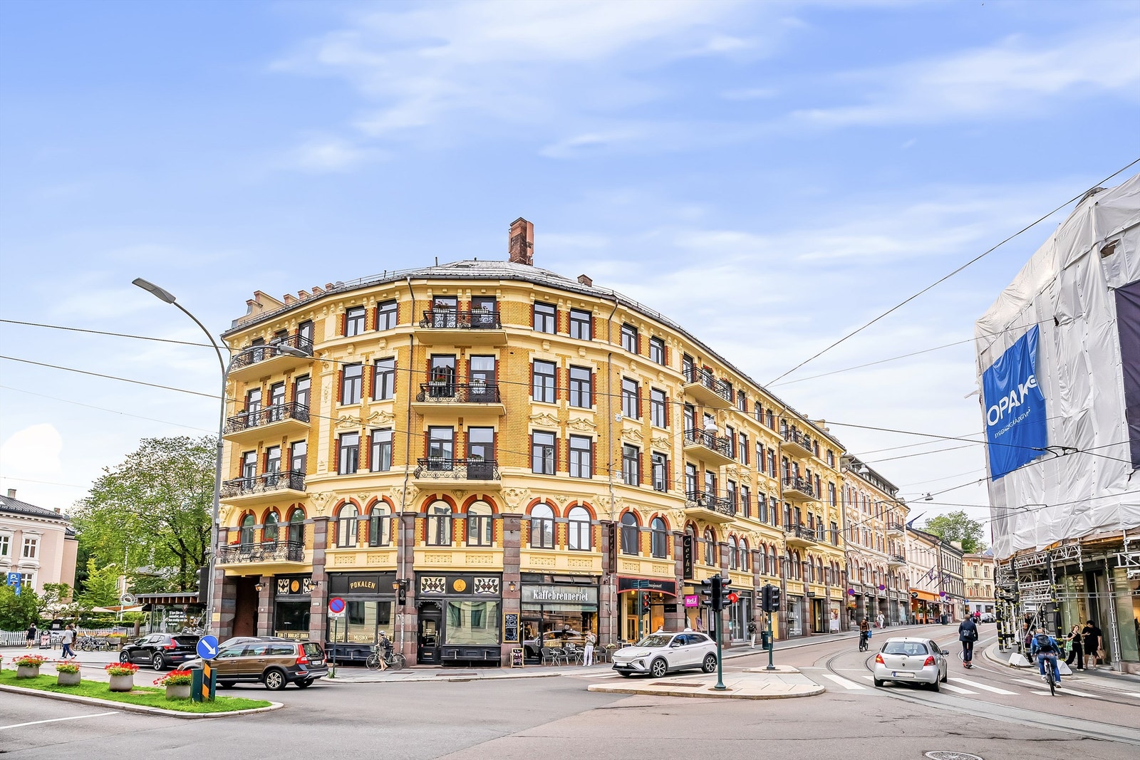 Koselige kafeer og restauranter i umiddelbar nærhet. Galleribilde