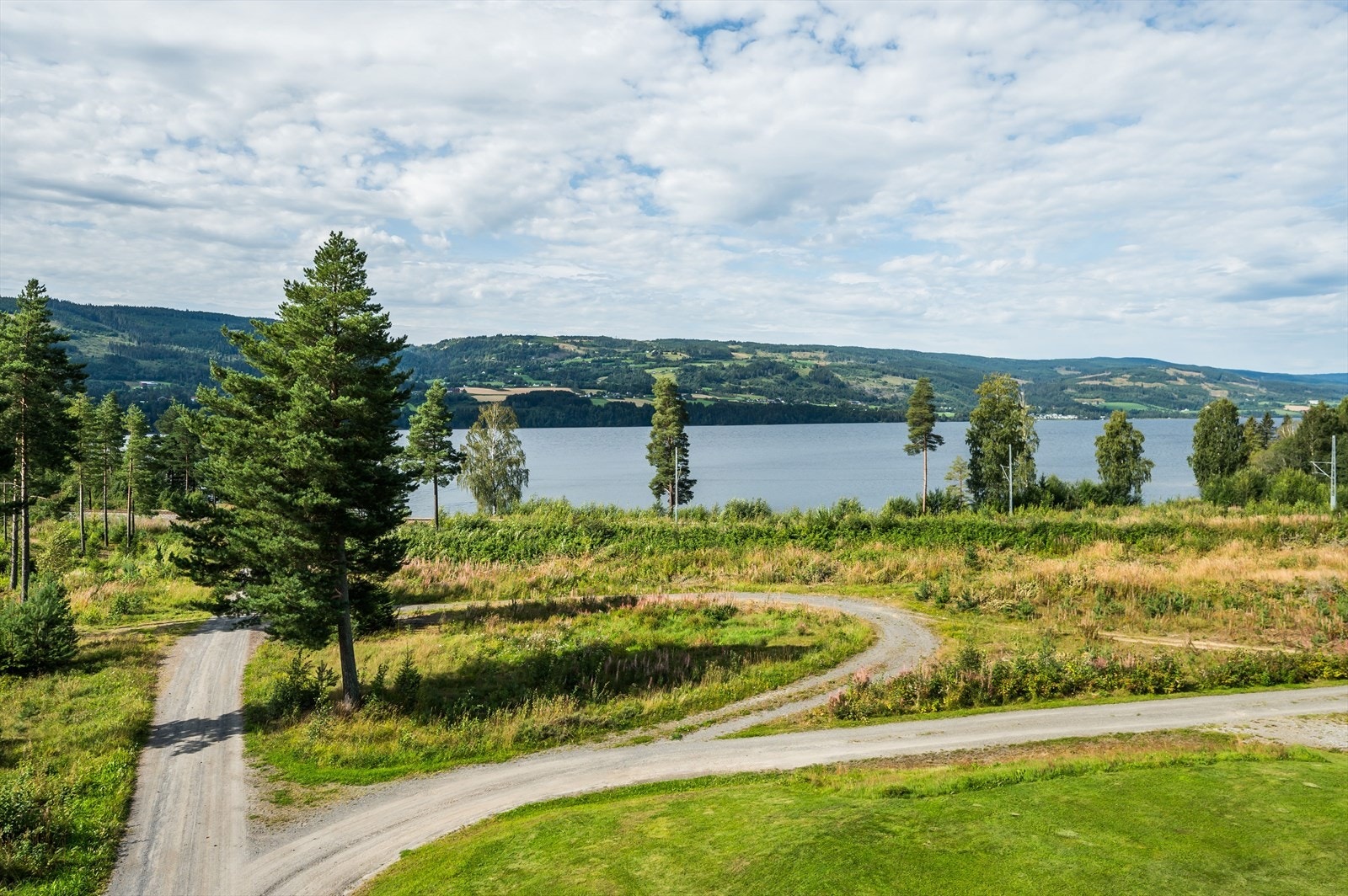 Bilde nedenfor tomta. Galleribilde