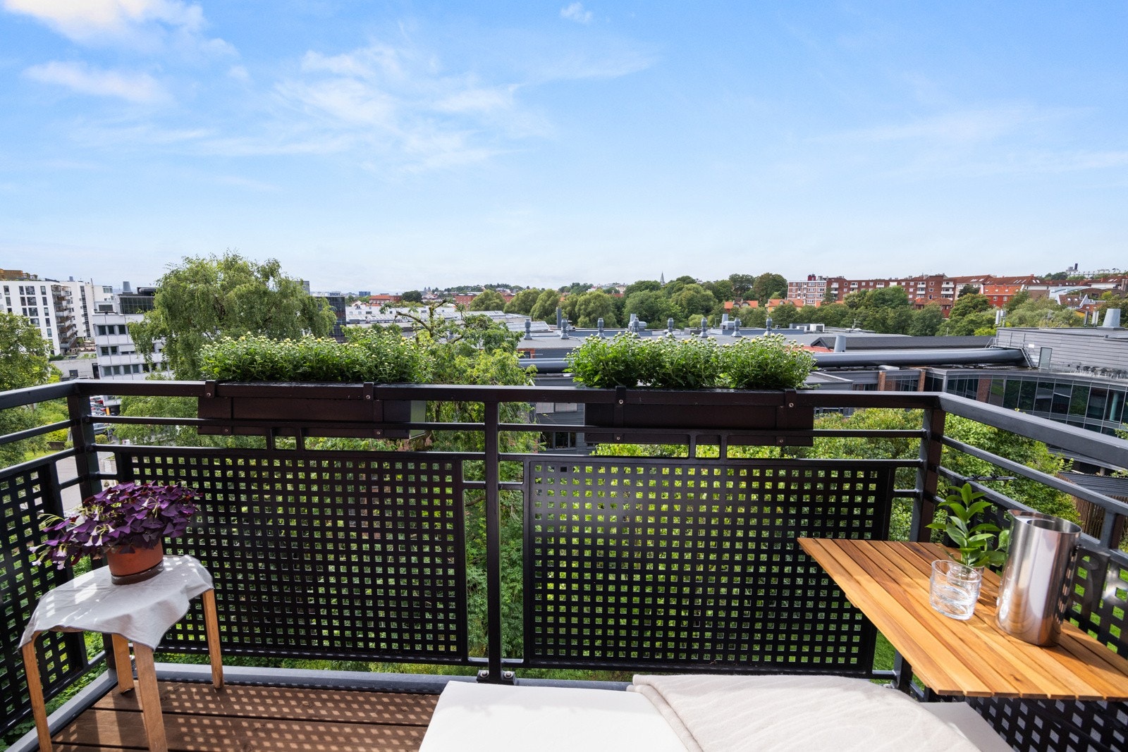 Velkommen til visning i Bentsebrugata 16J! Veldrevet borettslag med svært attraktiv beliggenhet! Galleribilde