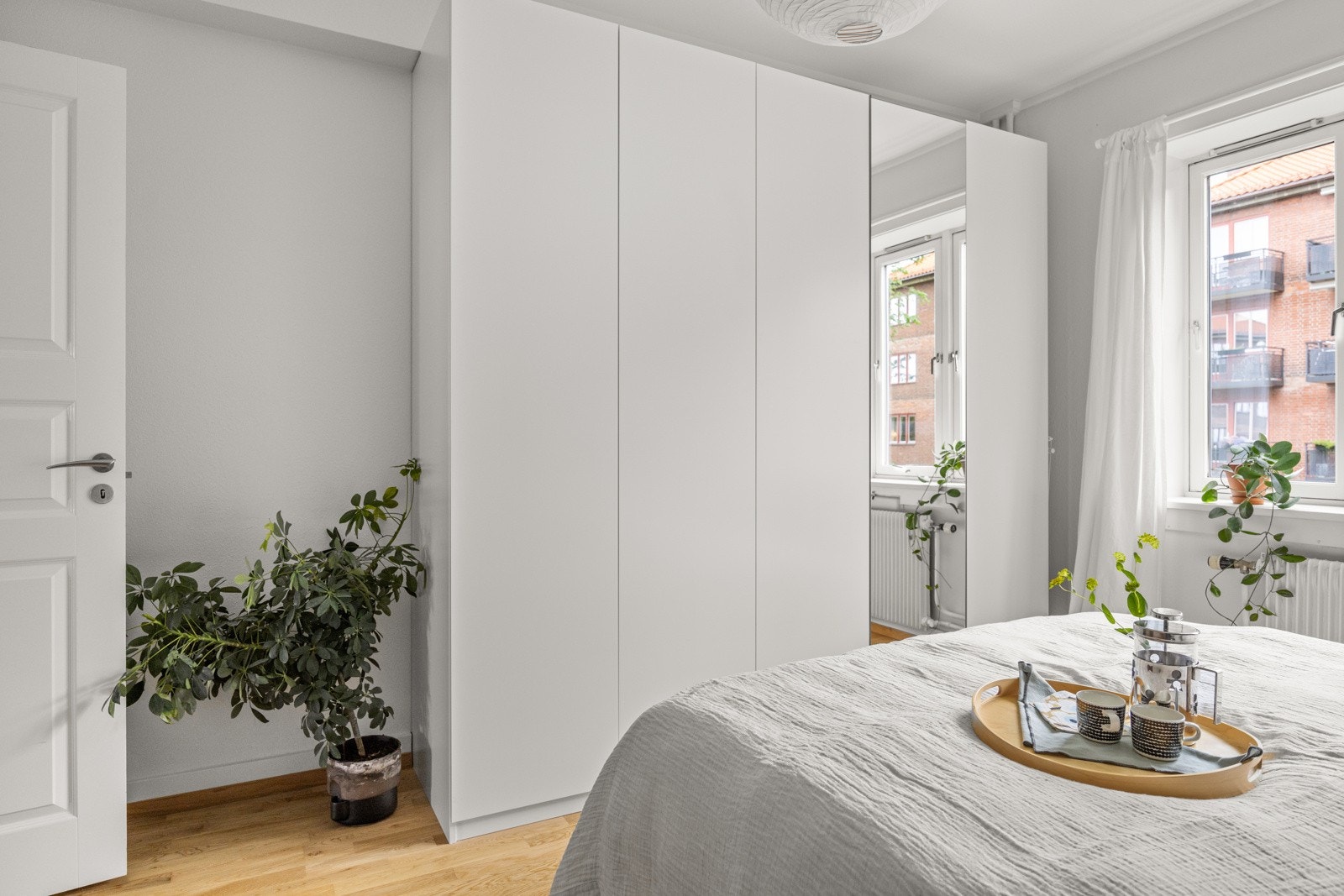 Rikelig med skapplass. Galleribilde