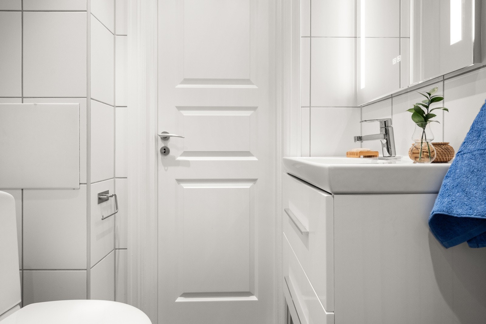 Renovert i regi av borettslaget i 2004. Nye varmekabler og gulvfliser i 2018. Galleribilde