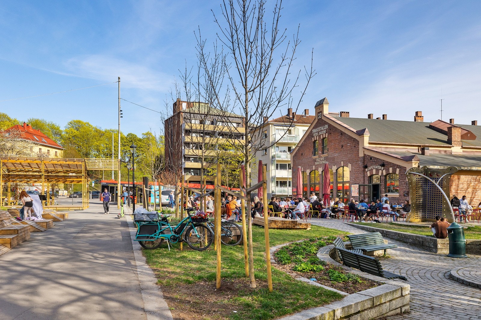 Trikkestallen i bunn av Torshovparken med flott uteservering sommerstid. Galleribilde