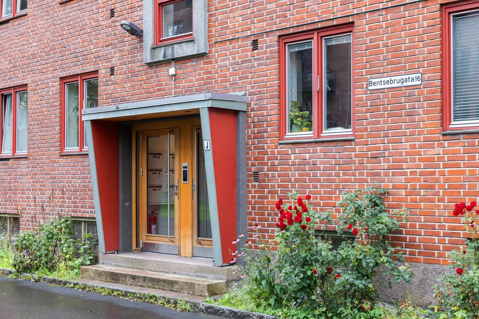 Myrahagen borettslag består av 180 leiligheter fordelt på 4 bygninger. Galleribilde