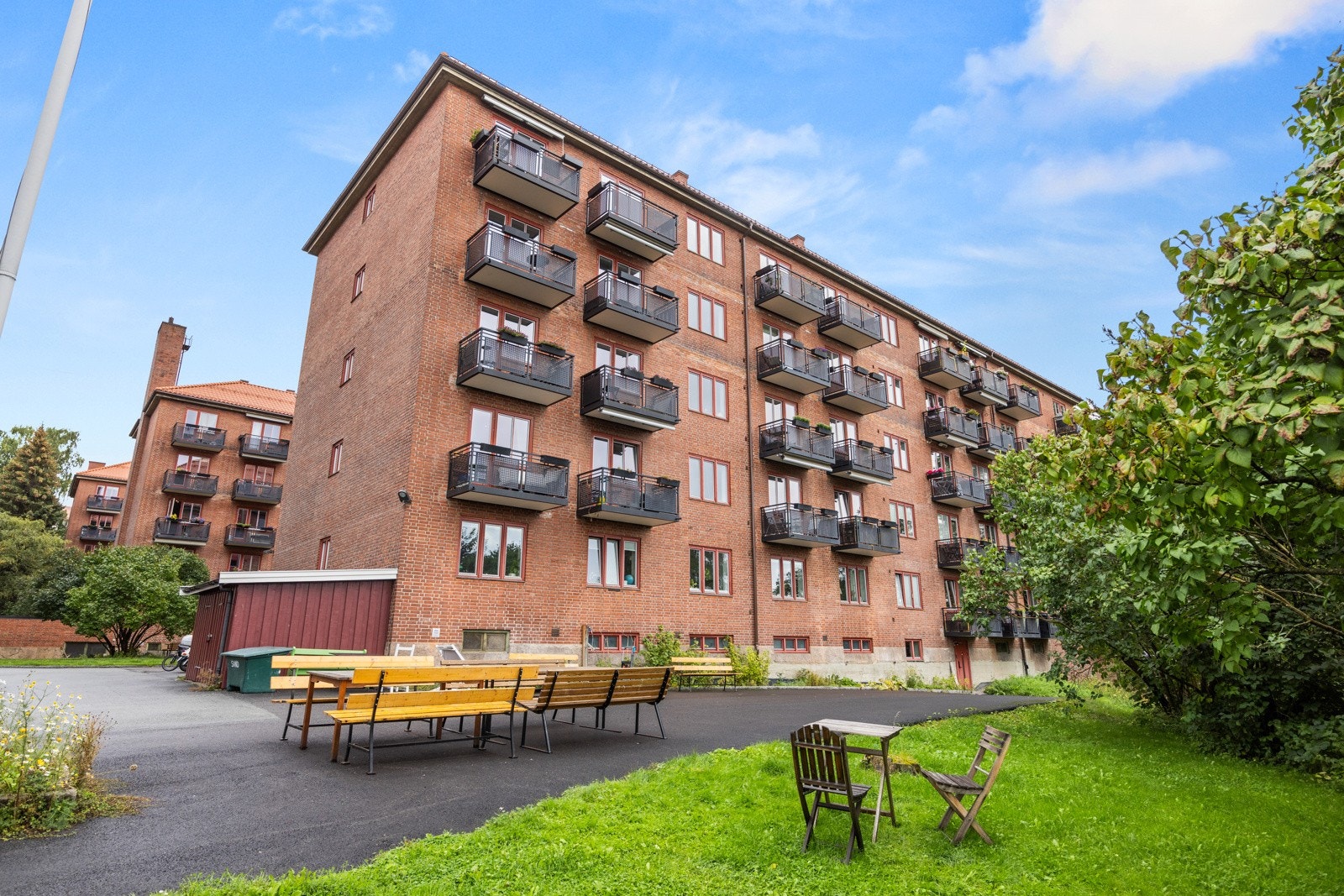 Høyt og fritt beliggende i "frontrekken" uten gjenboere. Galleribilde