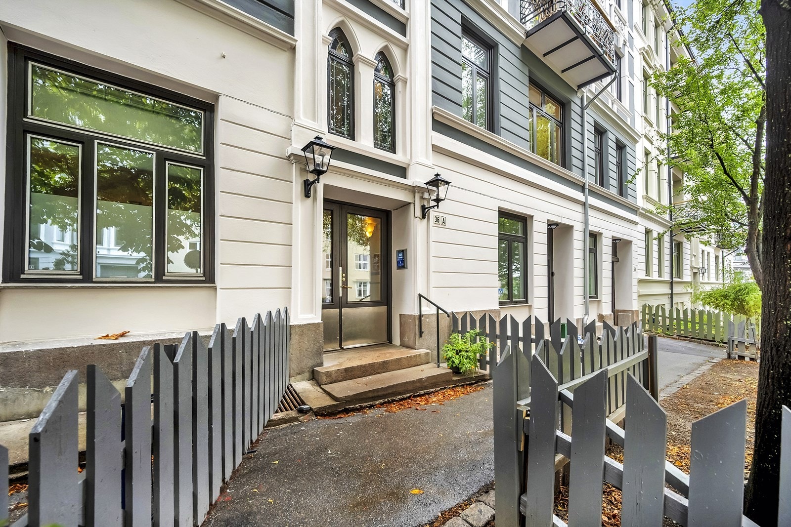 Pent inngangsparti. Galleribilde