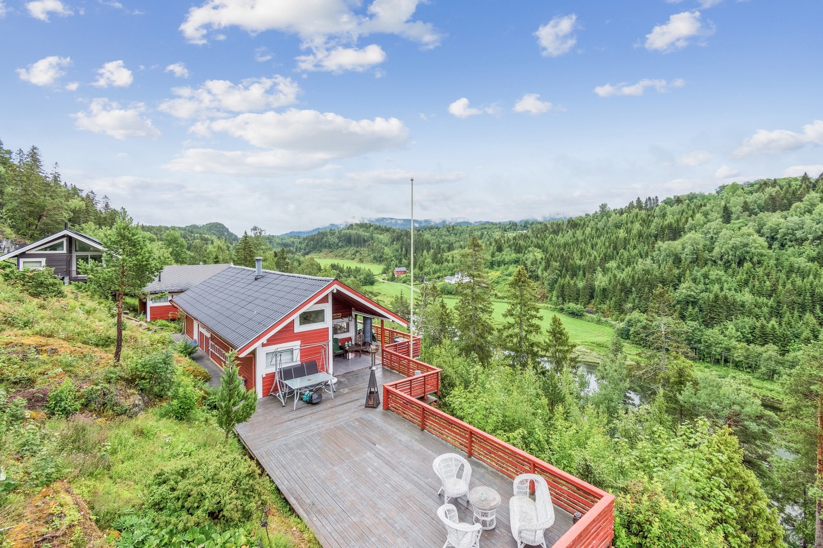 Velkommen til Paradiset Øst 73 - Kontakt megler på 918 50 709 / morten.kjelsberg@em1.no dersom det ønskes privatvisning. Galleribilde