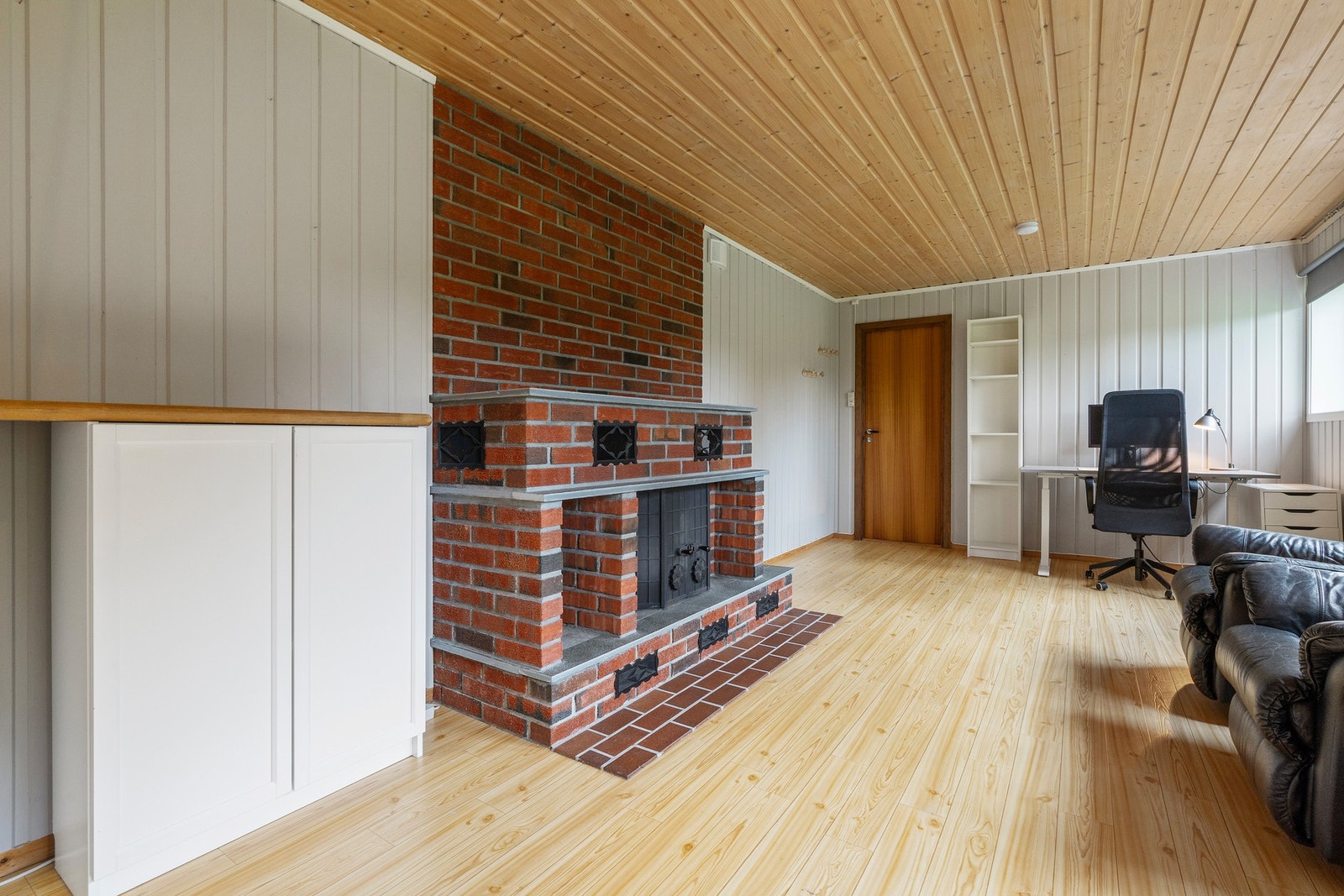 Disponibelt rom som i dag blir brukt til kjellerstue. Galleribilde