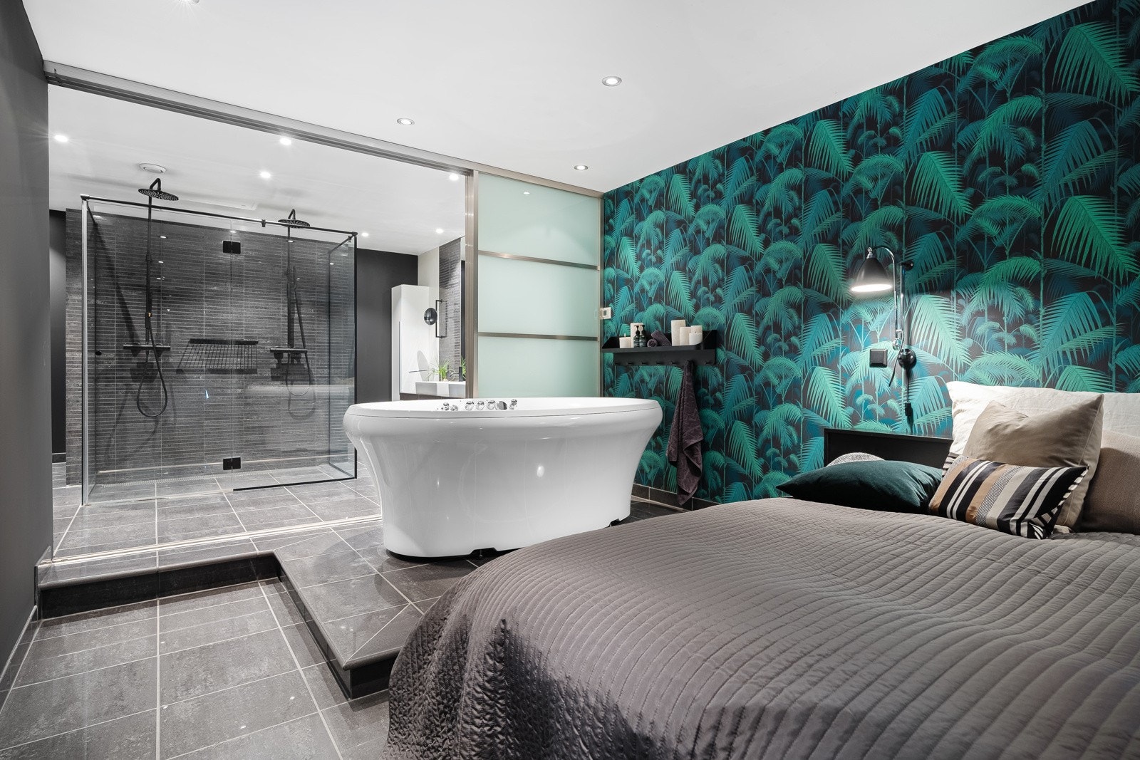 Suite med hotellfølelse - Dobbeldusj og boblebadekar m.m Galleribilde