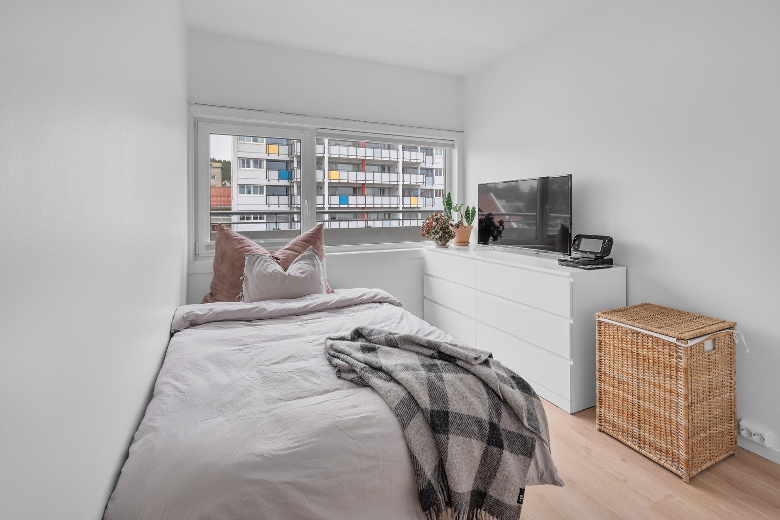 - Soverom 2 | Blir i dag brukt til gjesterom/TV-stue - Galleribilde