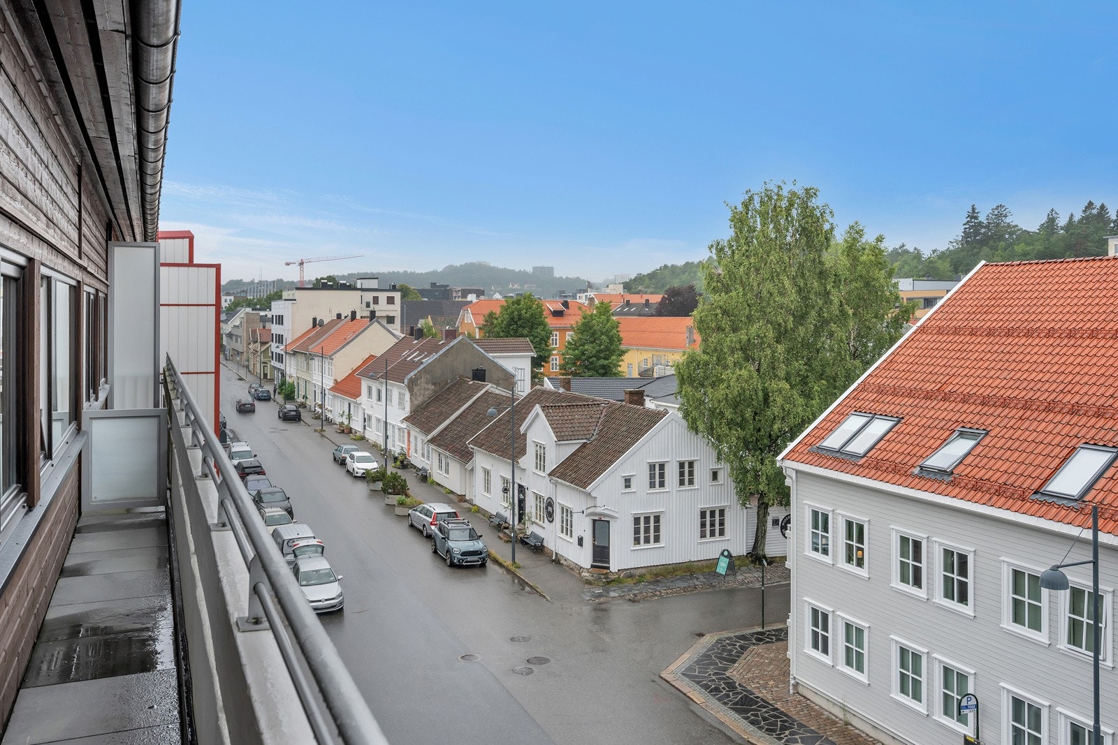 - Fra toppetasjen er det også fin utsikt mot byen og elven - Galleribilde