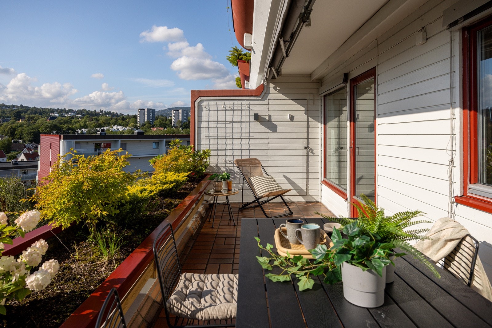 Fra terrassen har du også adkomst til en praktisk utvendig bod på ca. 2m². Galleribilde