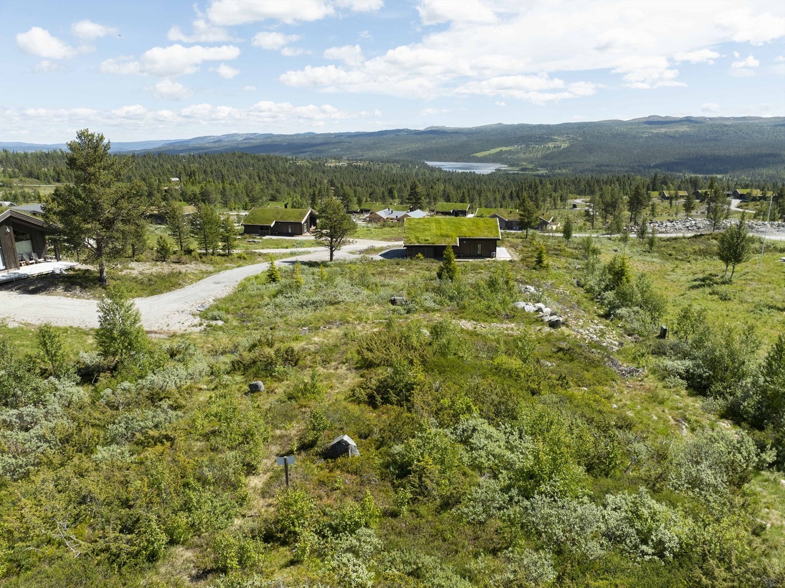 Hyttetomta ligger luftig, ca. 945 moh. Galleribilde