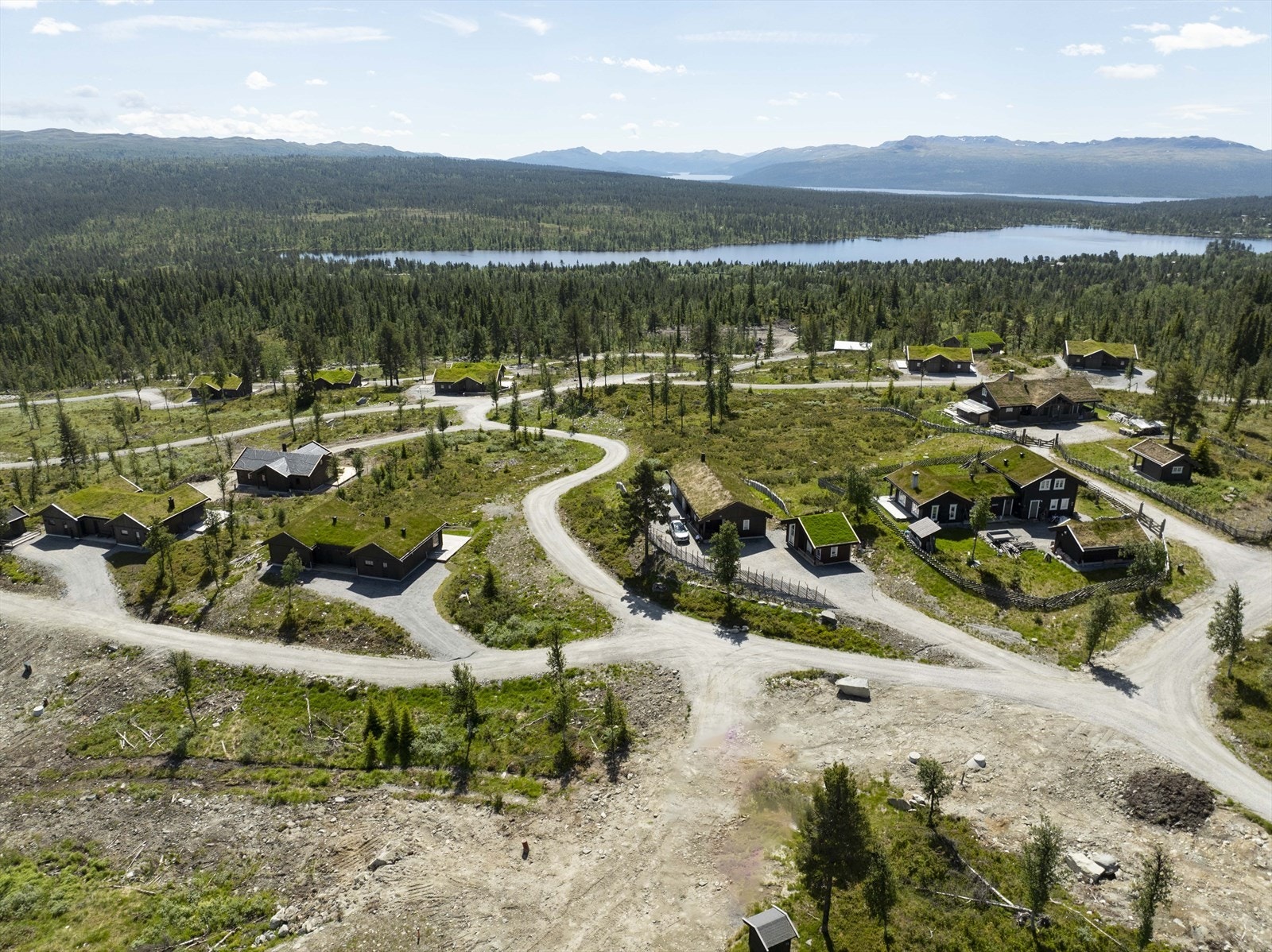 Nærmeste dagligvare finnes på Joker Tunhovd, ca. 10 minutters kjøring fra hyttefeltet. Butikken er døgnåpen og har et godt utvalg av varer Galleribilde