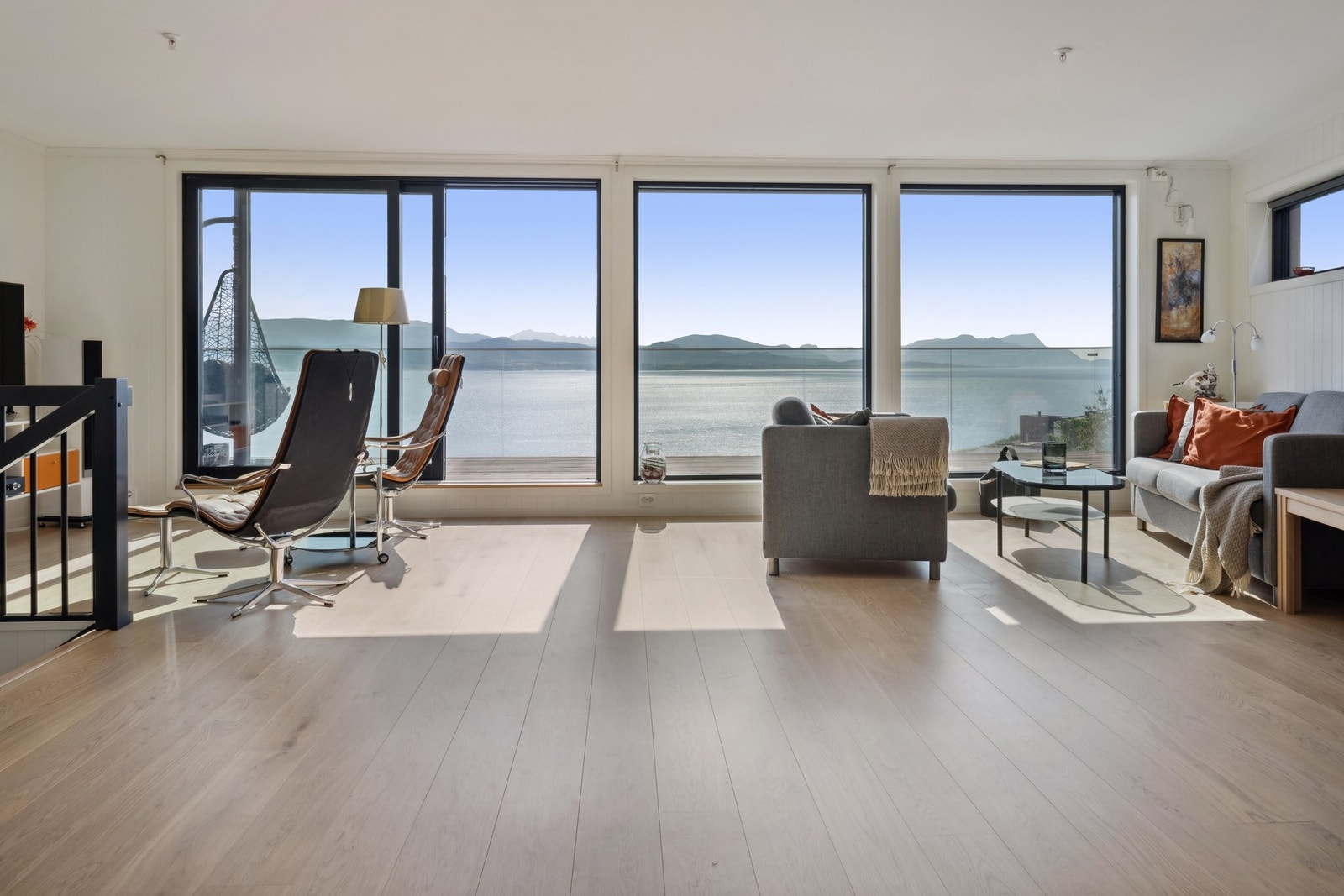 Toppleilighet på to plan i et nyetablert område. Galleribilde