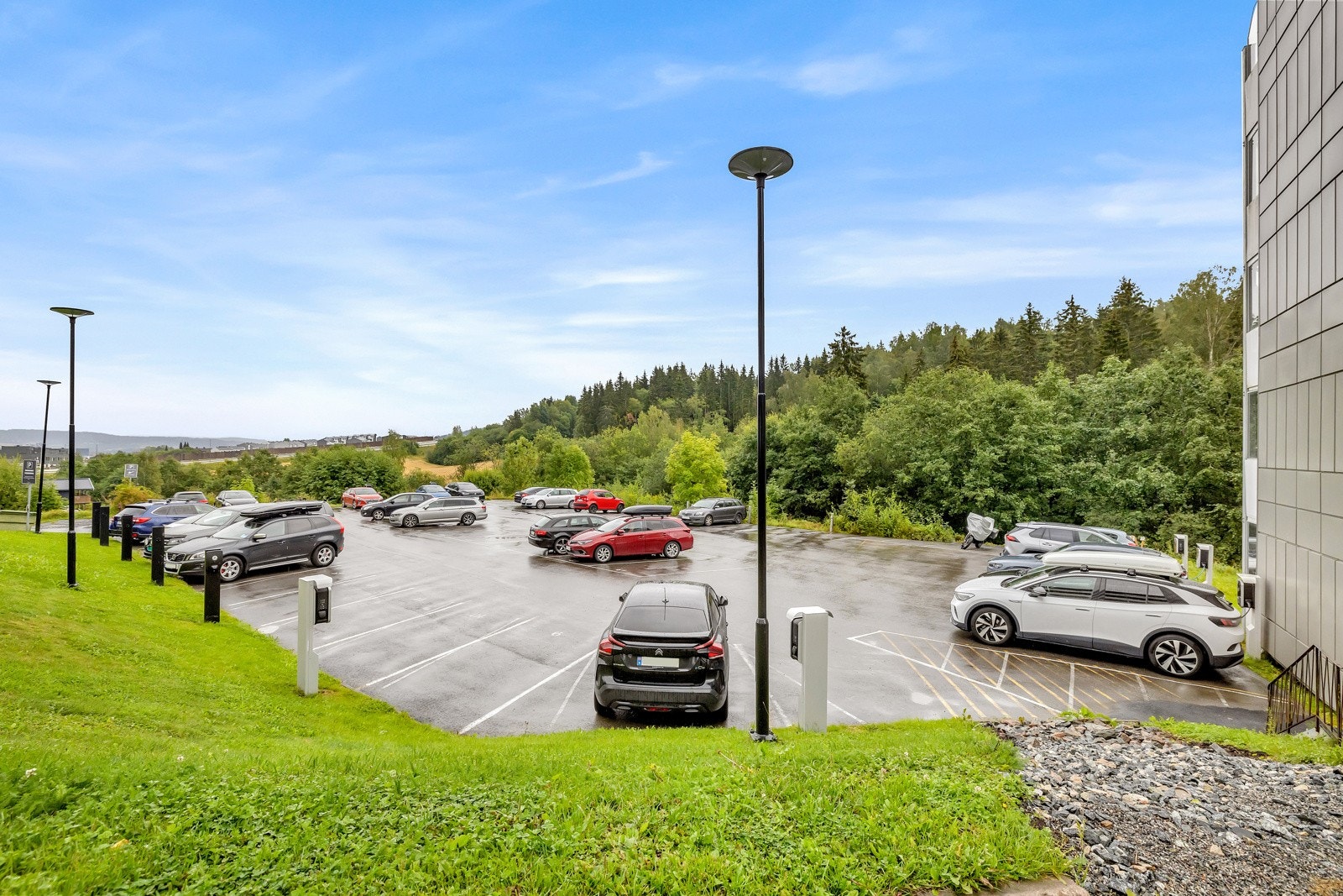 Mulighet for å leie fast garasje- eller p-plass. Galleribilde