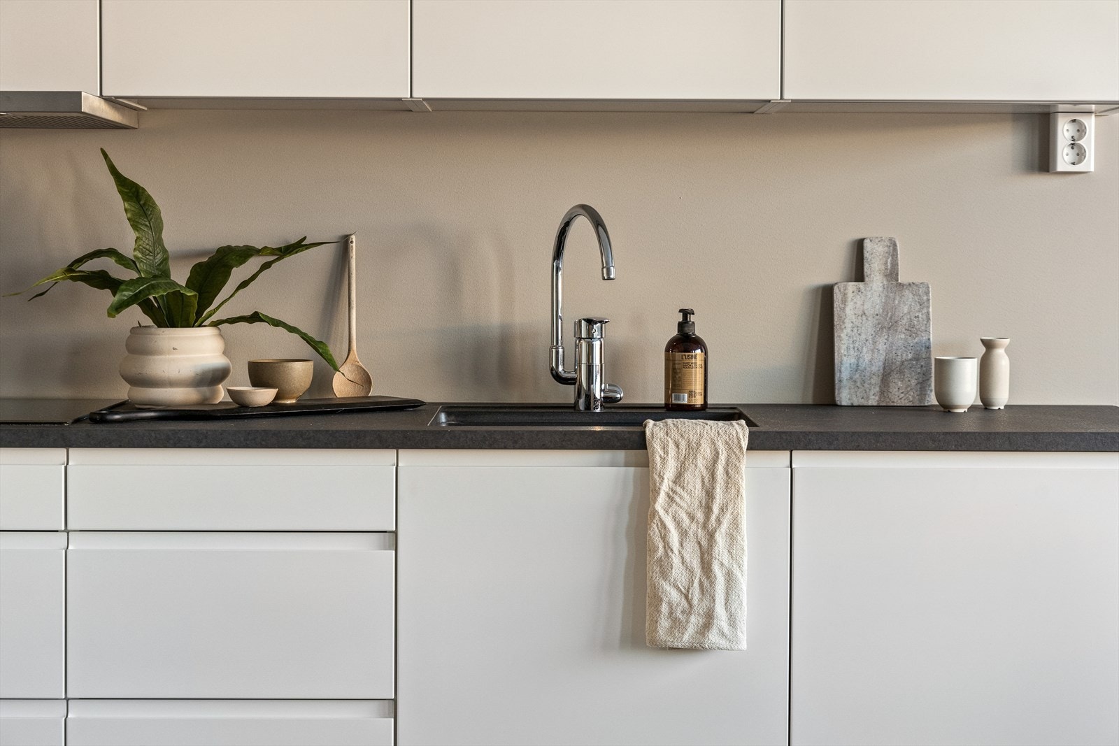 Detaljer fra kjøkkenet. Galleribilde