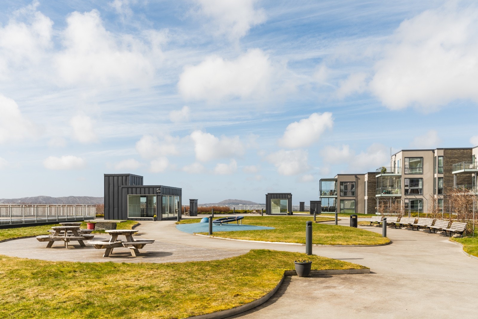 Straumfjellsvegen - Fellesområdene er pent opparbeidet. Galleribilde