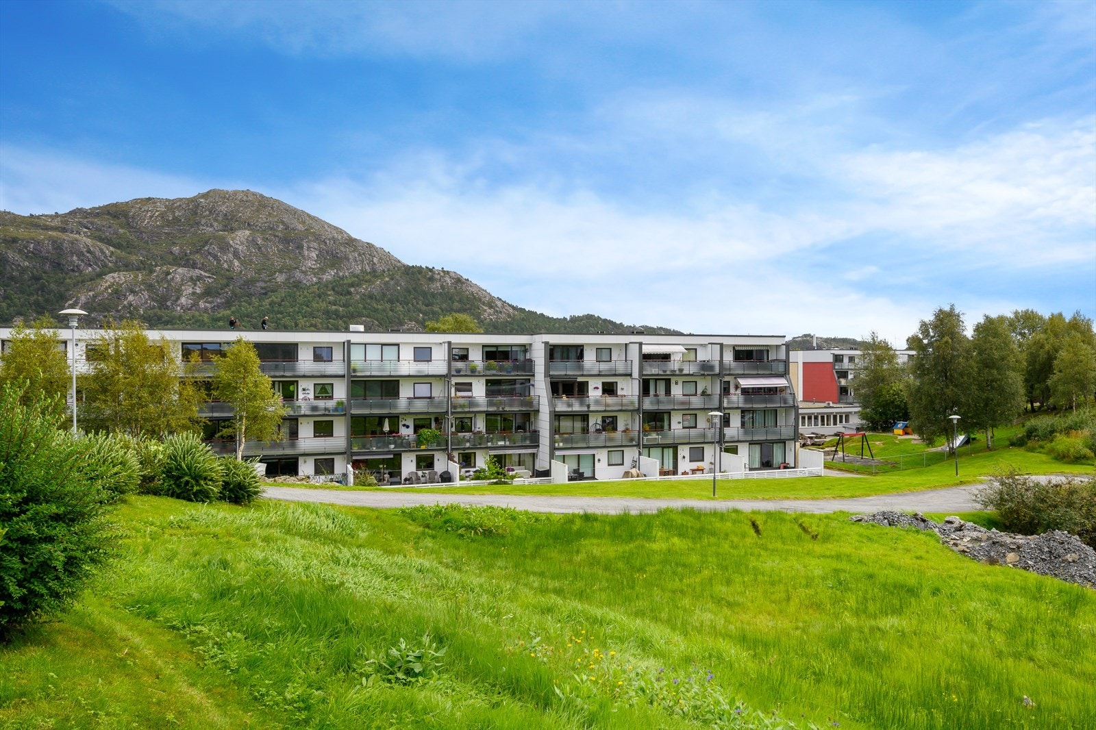 - Leiligheten ligger i Brønndalen borettslag, et etablert og attraktivt lag med godt naboskap - Galleribilde