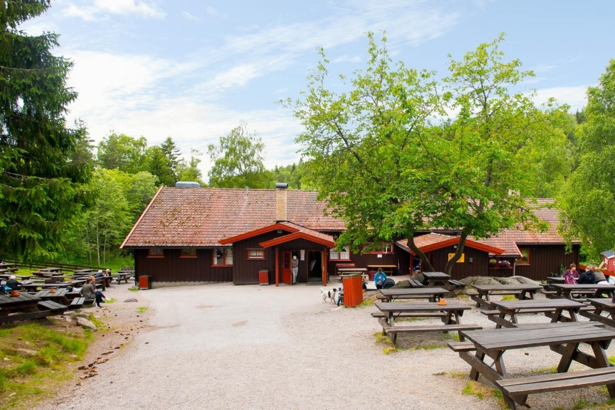 Rustadsaga som er en av flere Sportstuer i nærområdet. Galleribilde