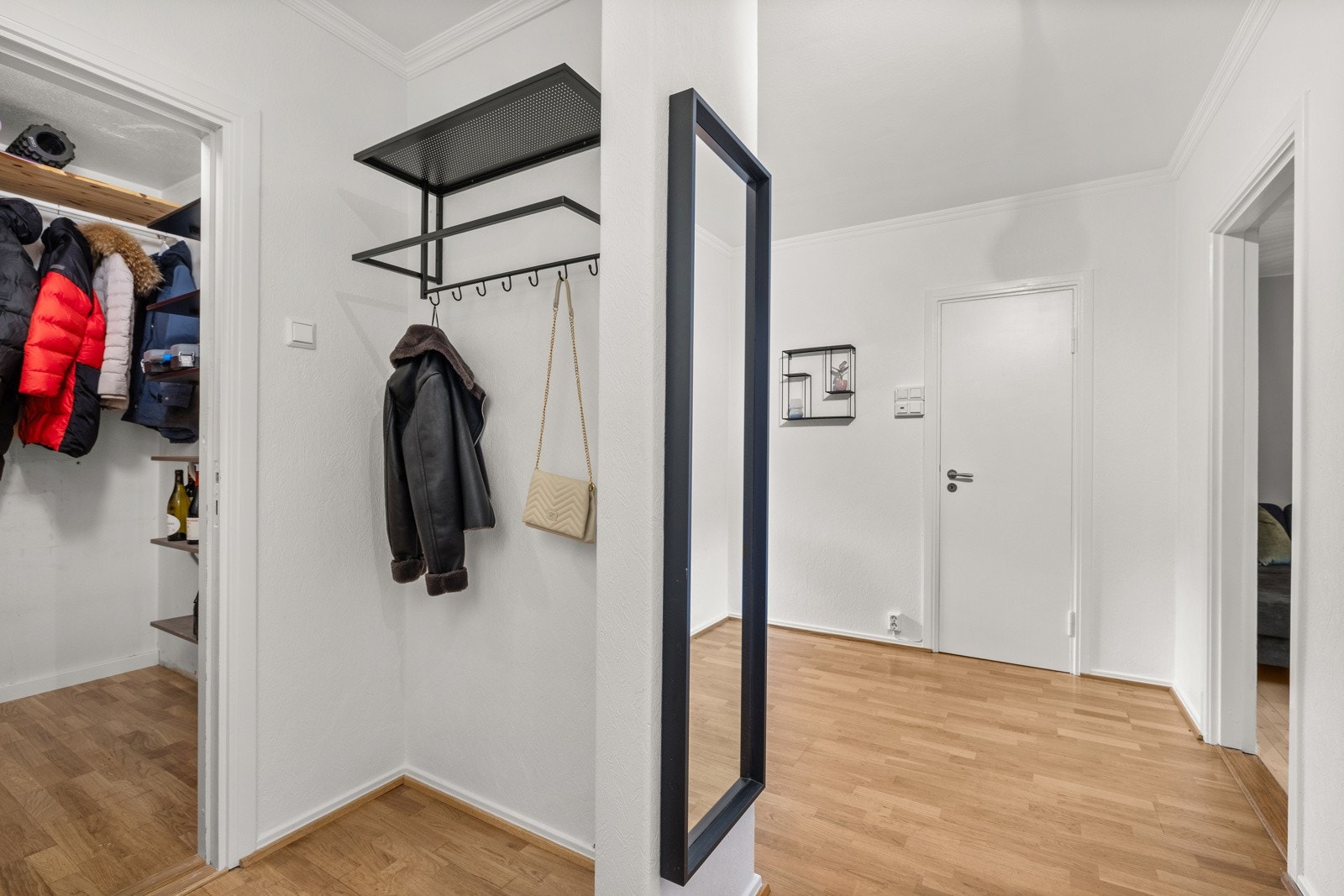 Også god plass til oppheng utenfor bod Galleribilde