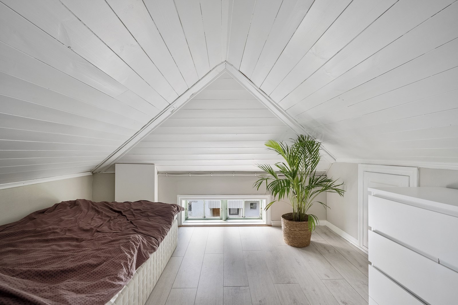 Praktisk loft med mye lagringsplass! Galleribilde