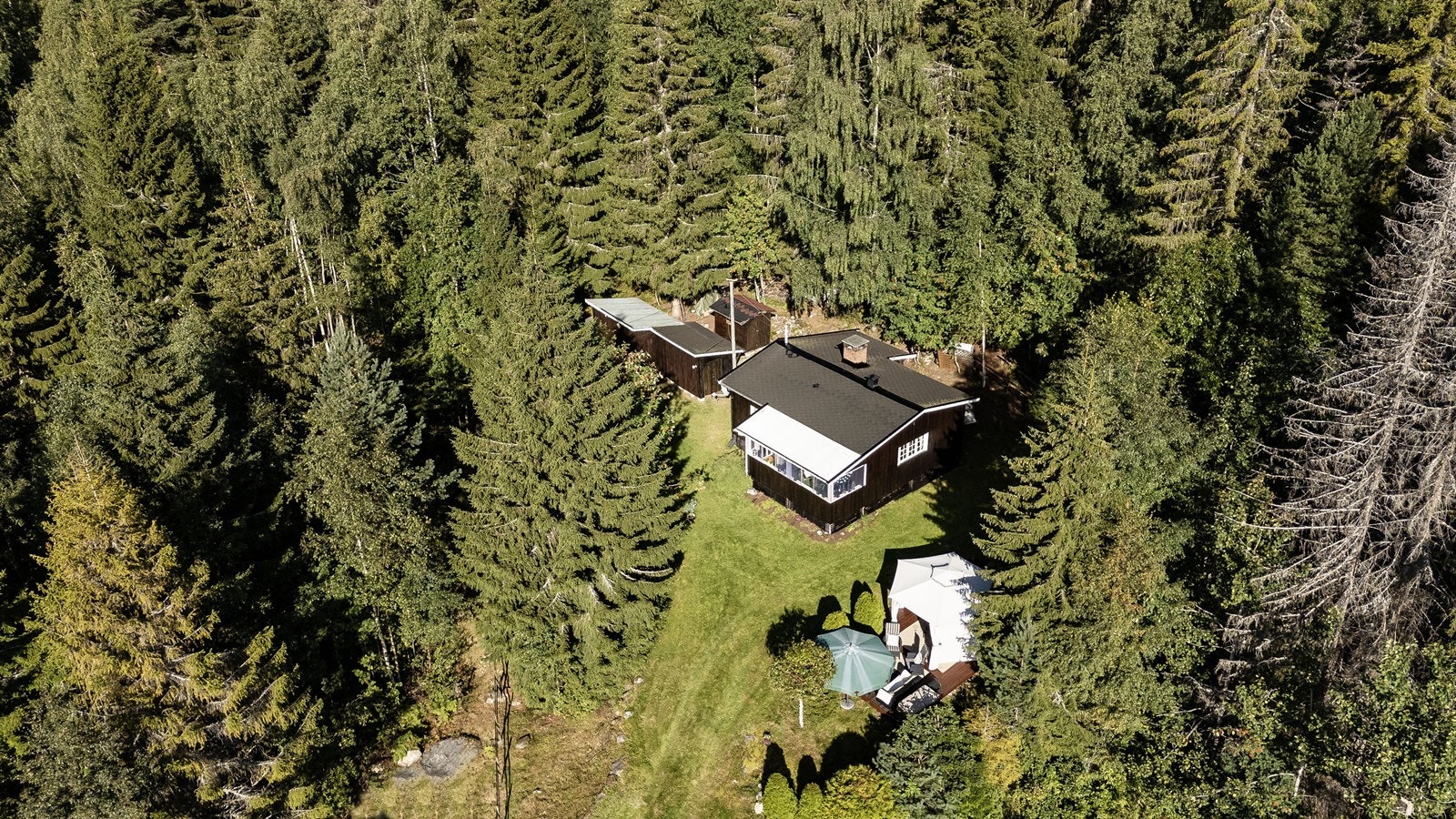 Eiendommen har vannforsyning fra grunnboret brønn. Galleribilde