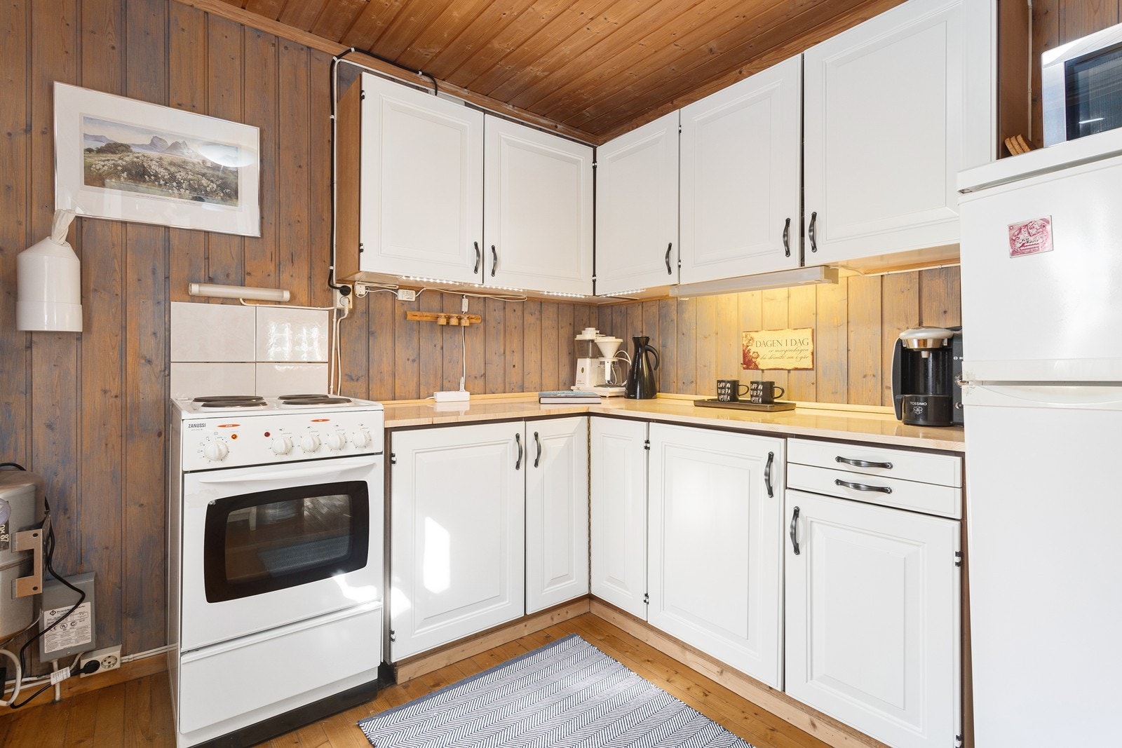 Det er avsatt plass til komfyr og kjøleskap. Galleribilde