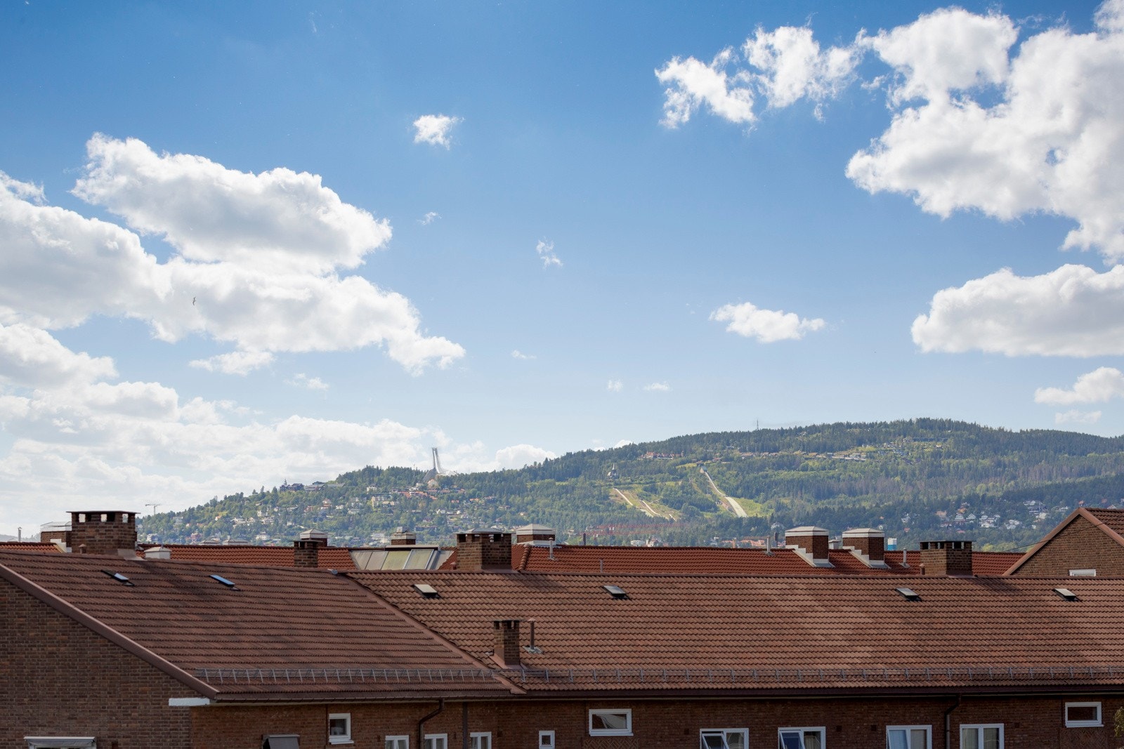 Fantastisk utsikt over blant annet park, byen, fjorden og Holmenkollen. Galleribilde
