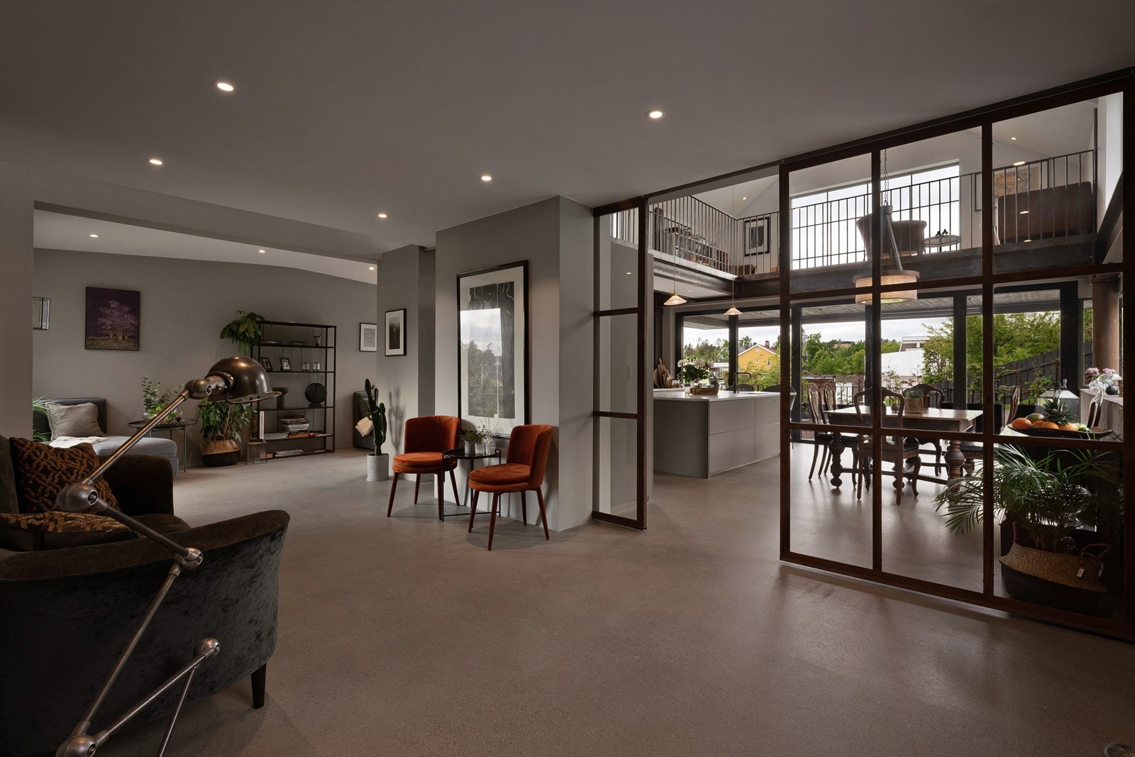 Boligen har god planløsning med flere, flotte soner. Galleribilde