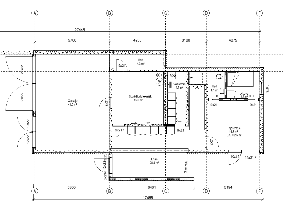 Plantegning underetasje. Plass til en bil eller to små. Ved de små portene er det garasje til nabo. Galleribilde