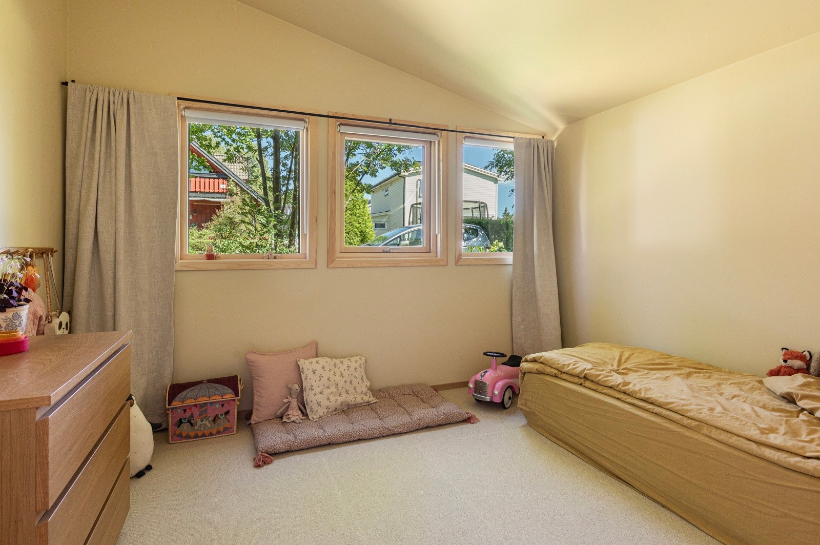 Soverommene har flere vindusflater og oppleves som lyse og luftige. Galleribilde