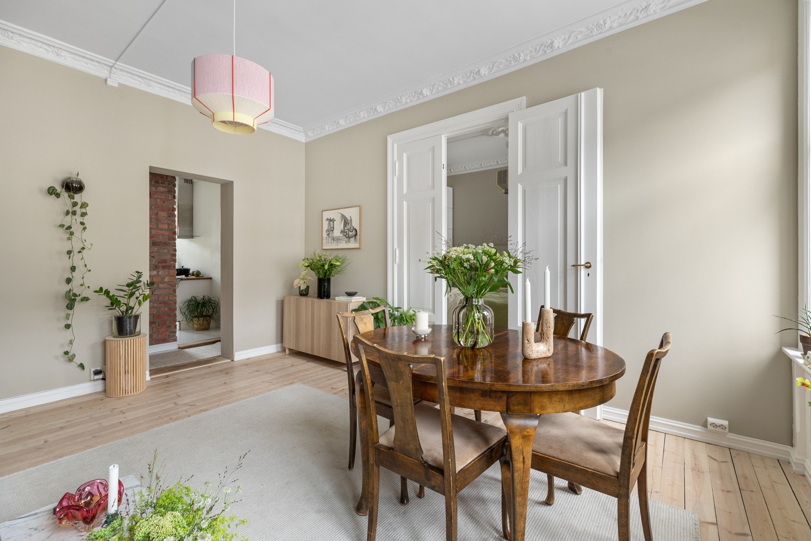 Gjennomgående originale tregulv Galleribilde