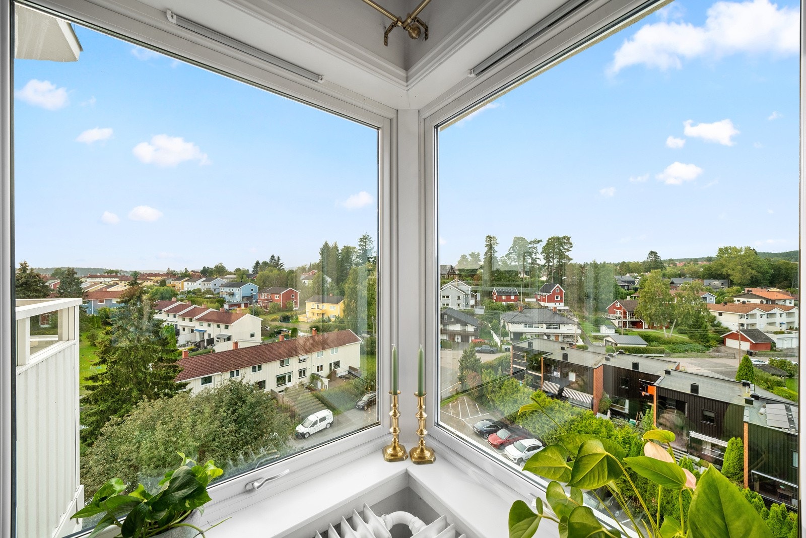 Vinduer og balkongdør er fra perioden 2007 og 2008 Galleribilde