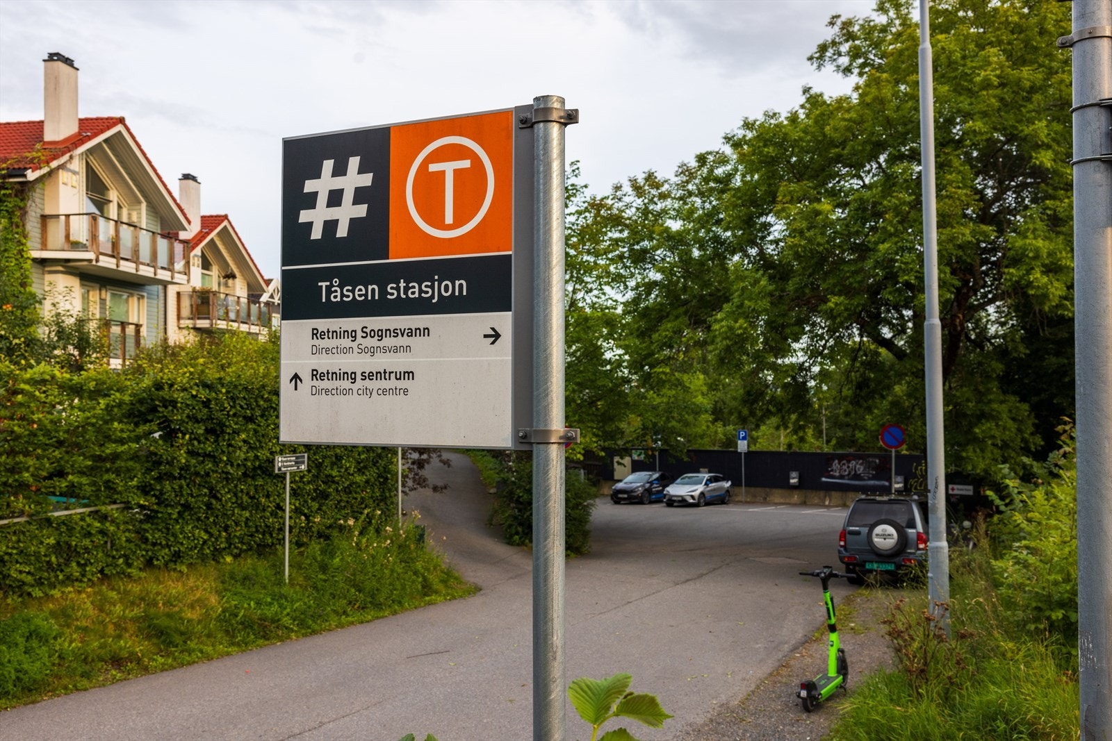 Veldig godt offentlig transport tilbud i nærområdet. Du har enten buss, t-bane eller flybuss i umiddelbar nærhet. Galleribilde