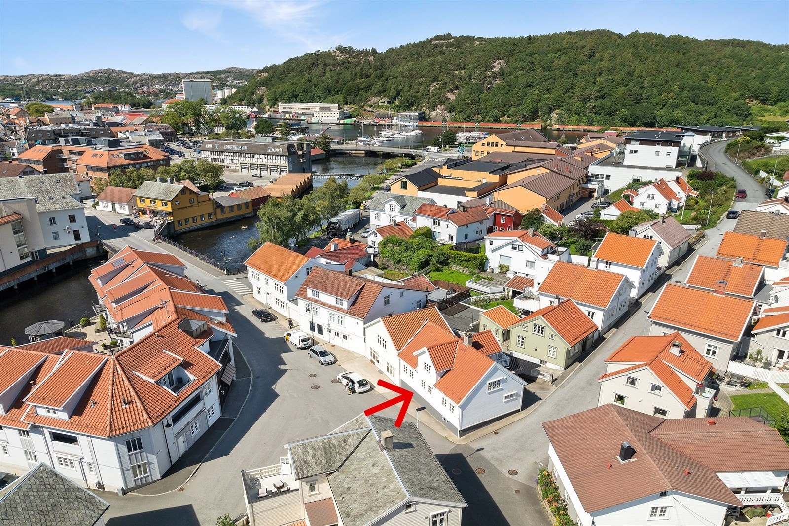 Boligen ligger i sjarmerende boligstrøk Galleribilde