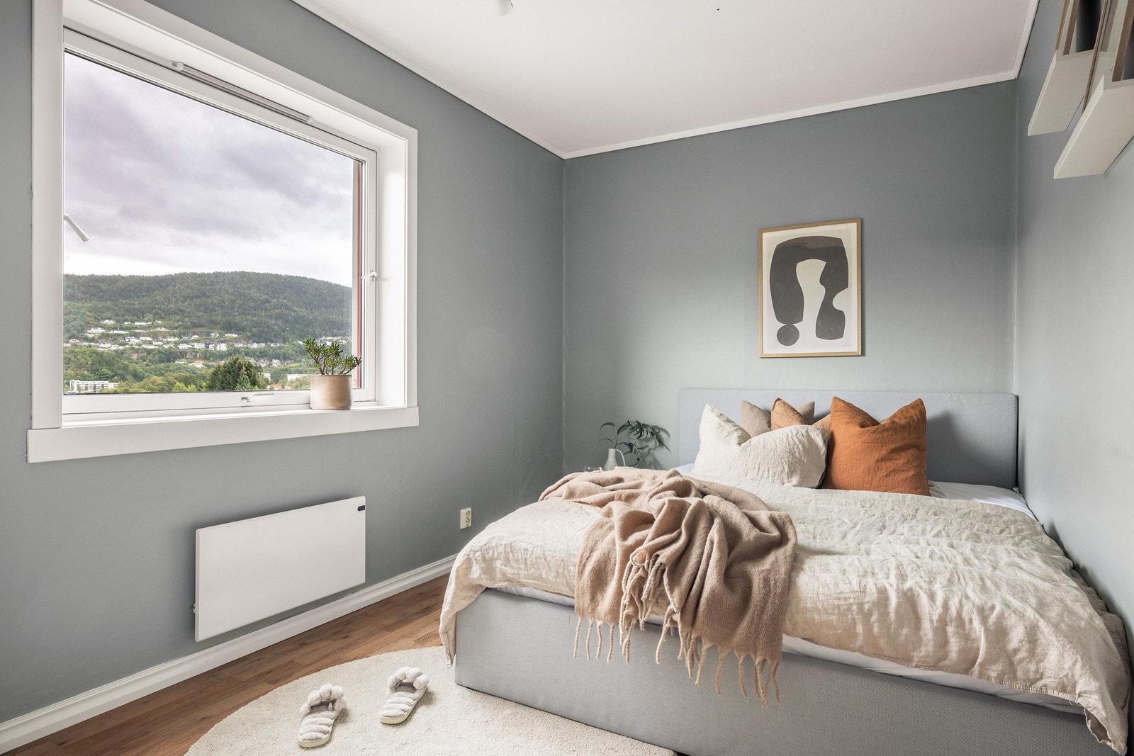 Soverom nummer to holder også en god størrelse på 9,34 kvm Galleribilde