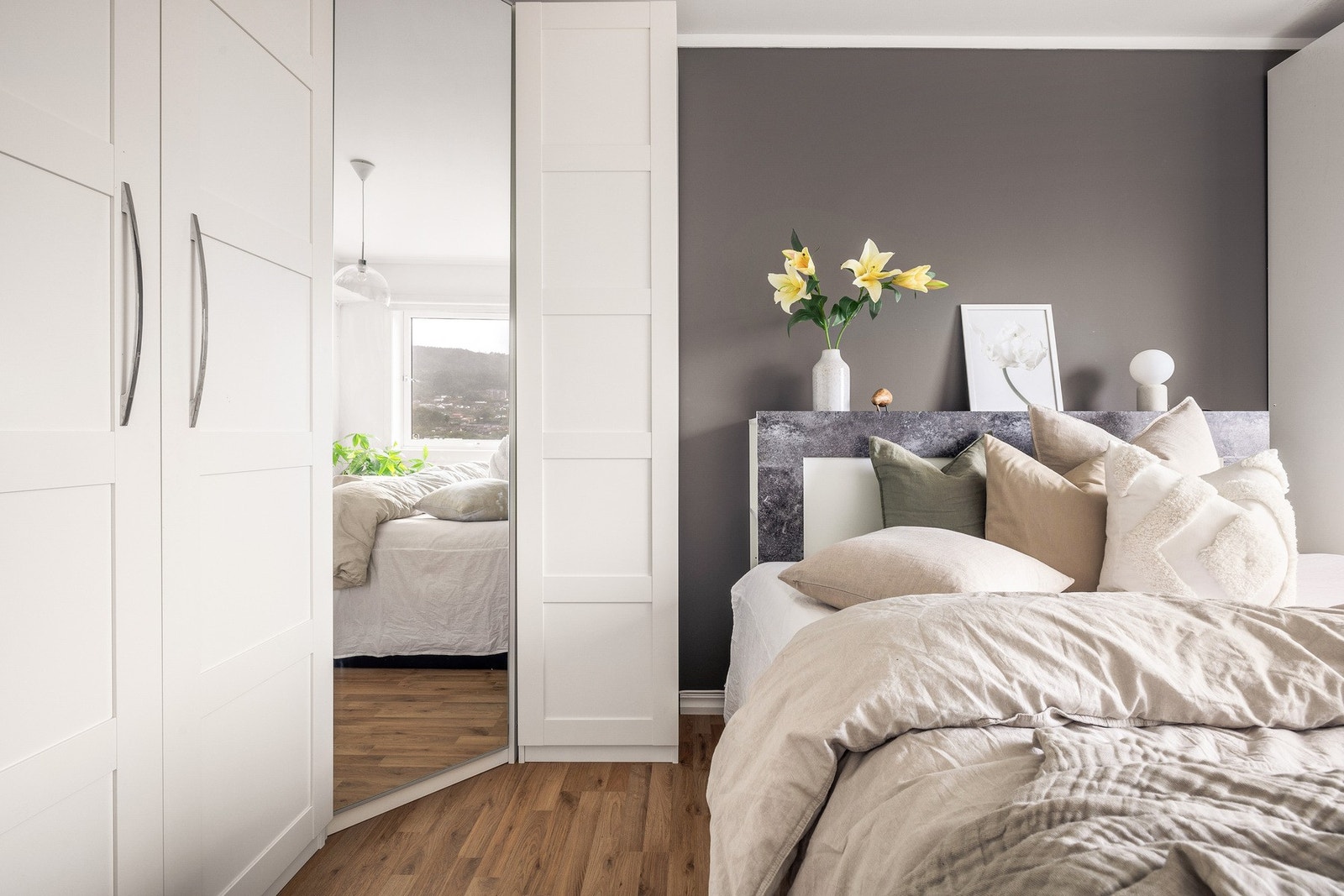 Garderobe medfølger handelen Galleribilde