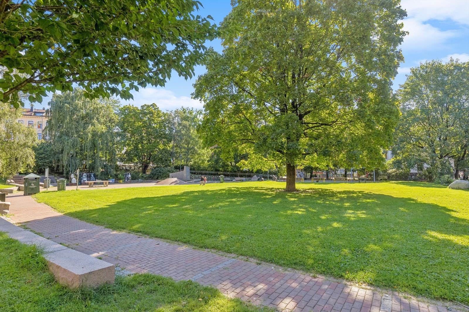 Sommerfrydhagen er et steinkast unna leiligheten Galleribilde