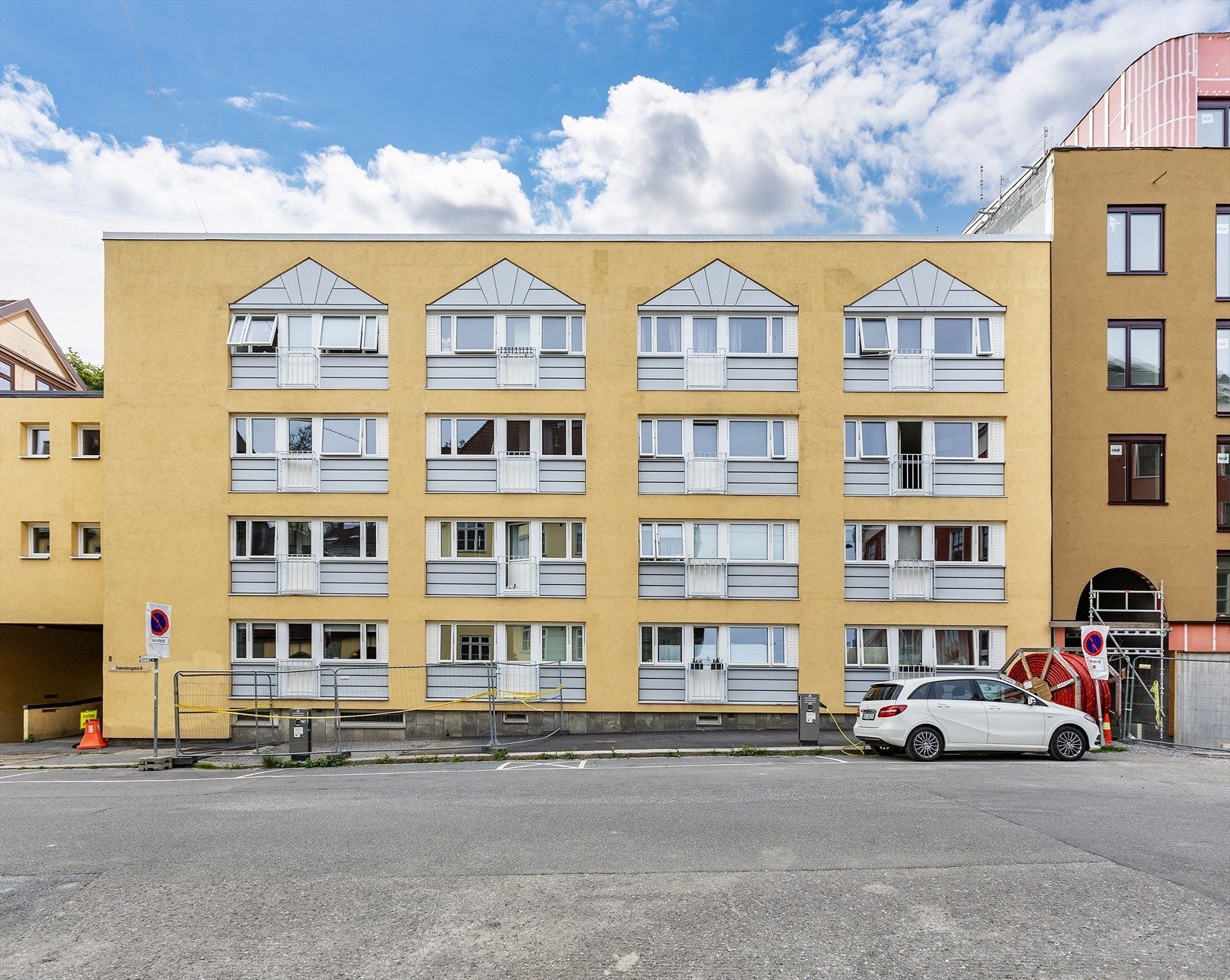 - Leiligheten ligger i 3. etasje - Galleribilde