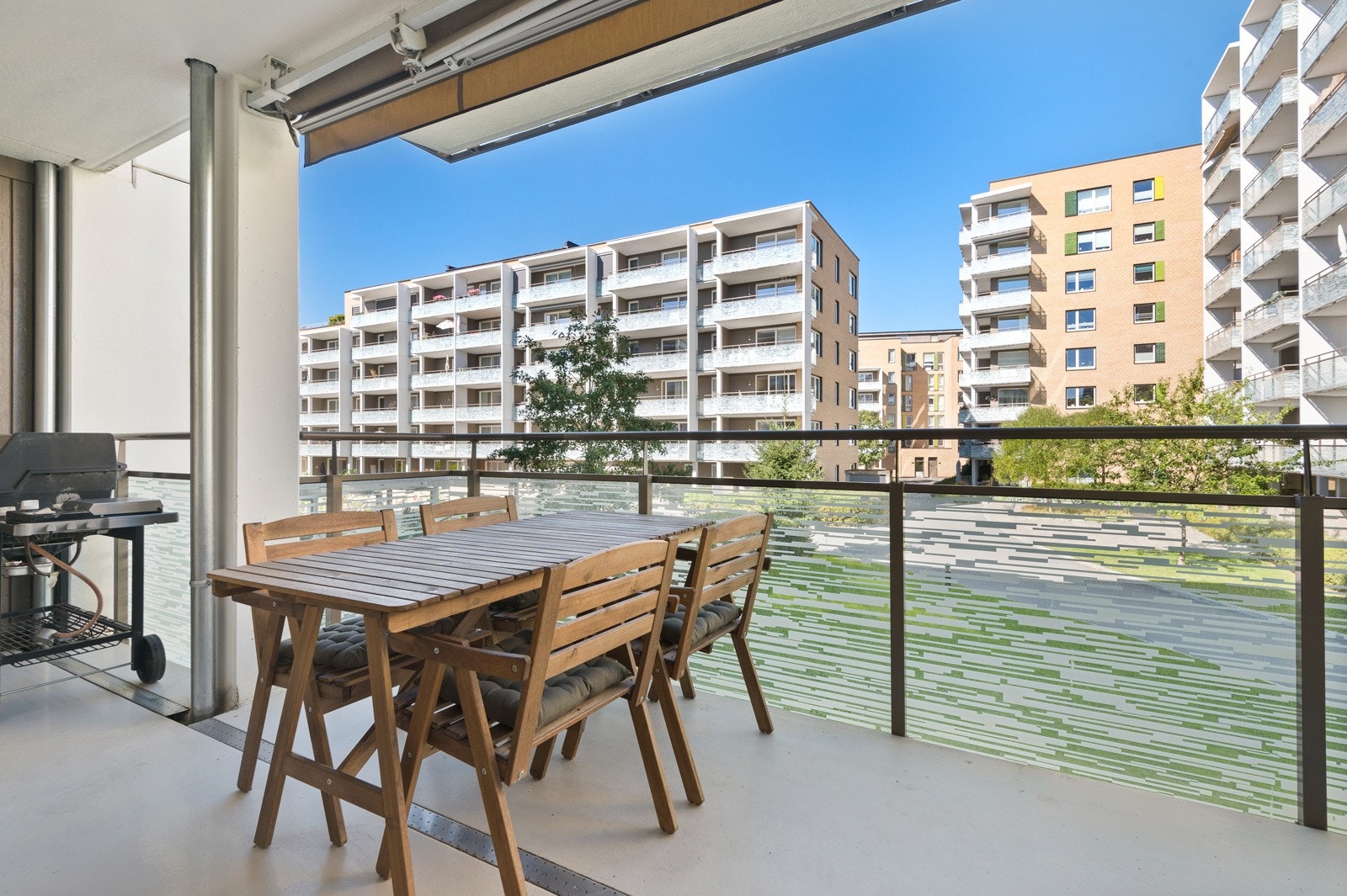 Leiligheten har en meget god intern beliggenhet i populære Lillohagen med flotte lys- og solforhold. Galleribilde