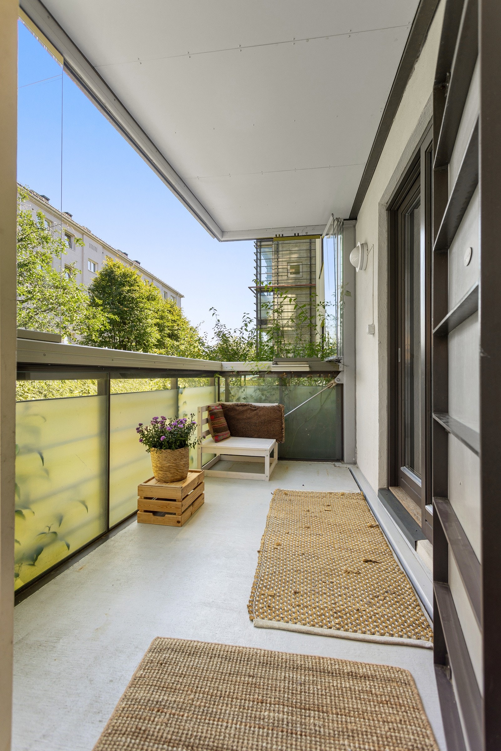 Det er tillatt å grille på balkongen med elektrisk grill. Galleribilde