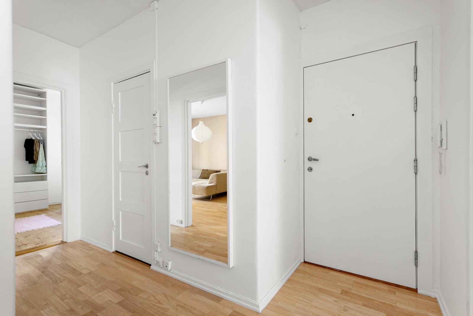 Det er også tilgang til fellesvaskeri og innendørs sykkelrom i kjelleren. Galleribilde