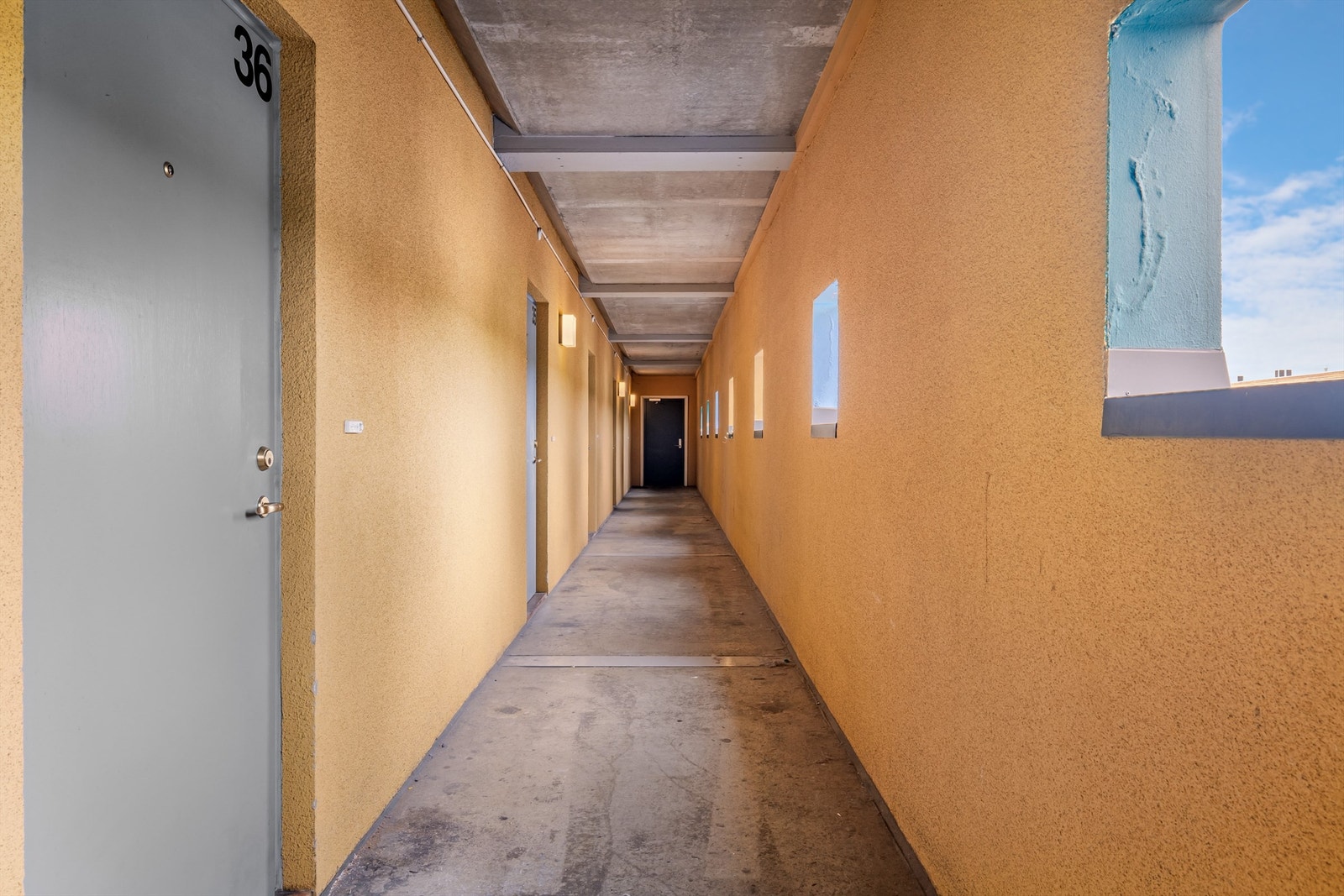 Inngangsparti. Galleribilde