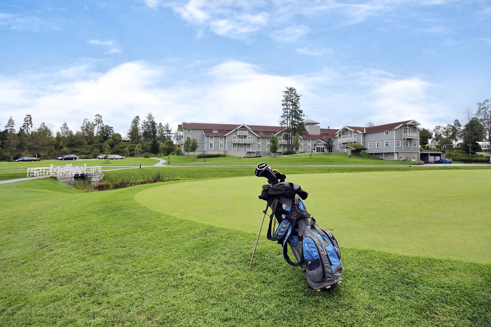 Losby Gods ligger en kort kjøretur unna. Galleribilde