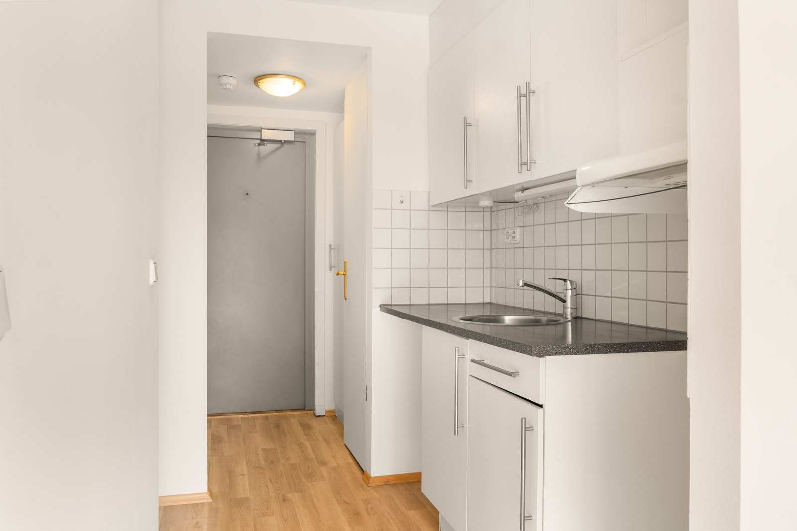 Mulighet til å sette inn oppvaskmaskin og komfyr. Galleribilde