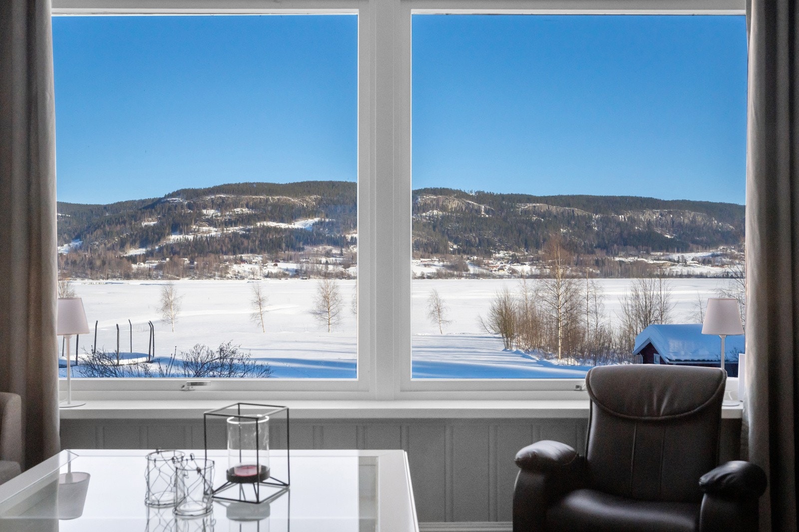 Fott utsikt til Våten/fjorden Galleribilde
