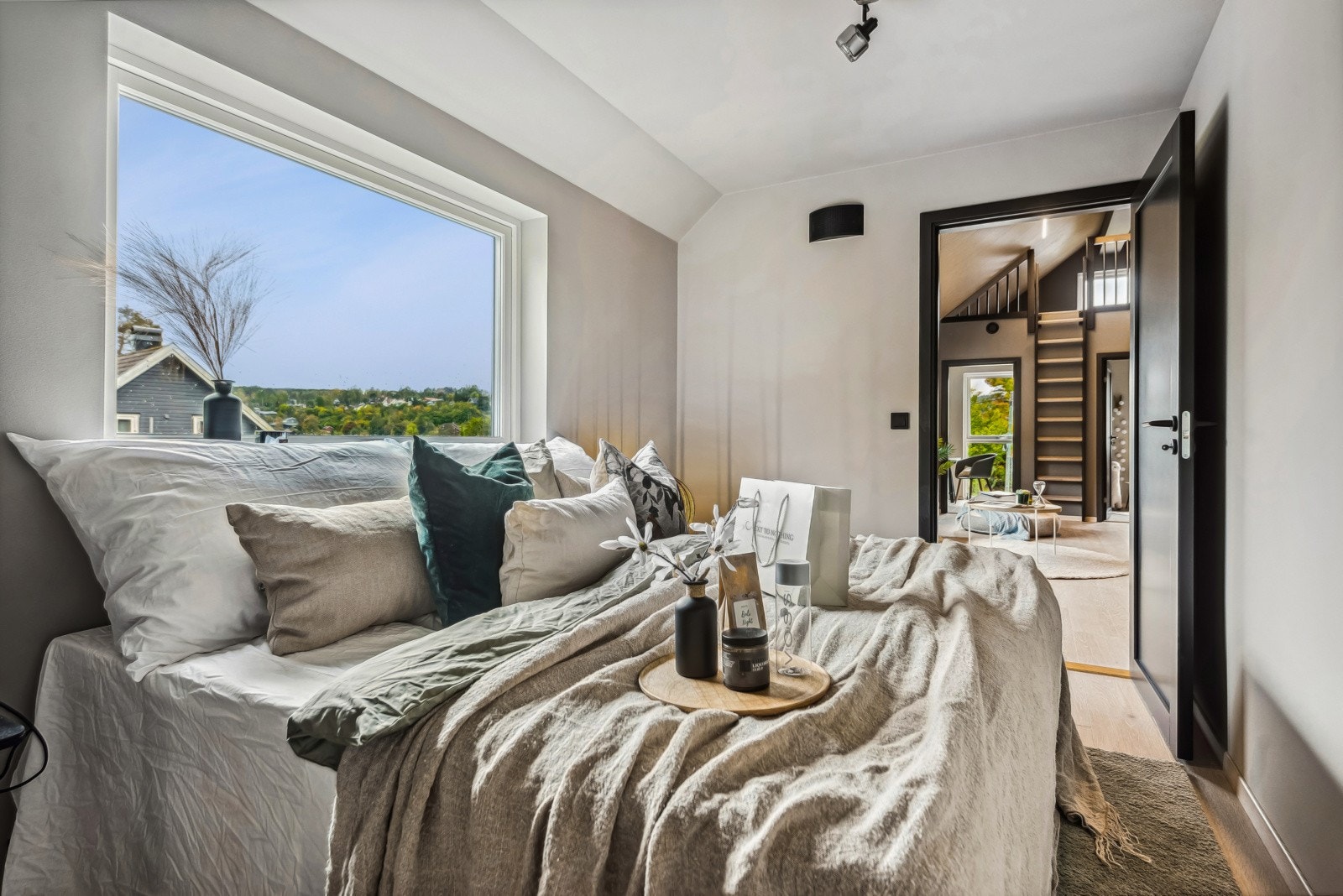 (Bildene vist i annonsen er fra Havreveien 13D, så fargene og planløsningen vil variere noe) Galleribilde