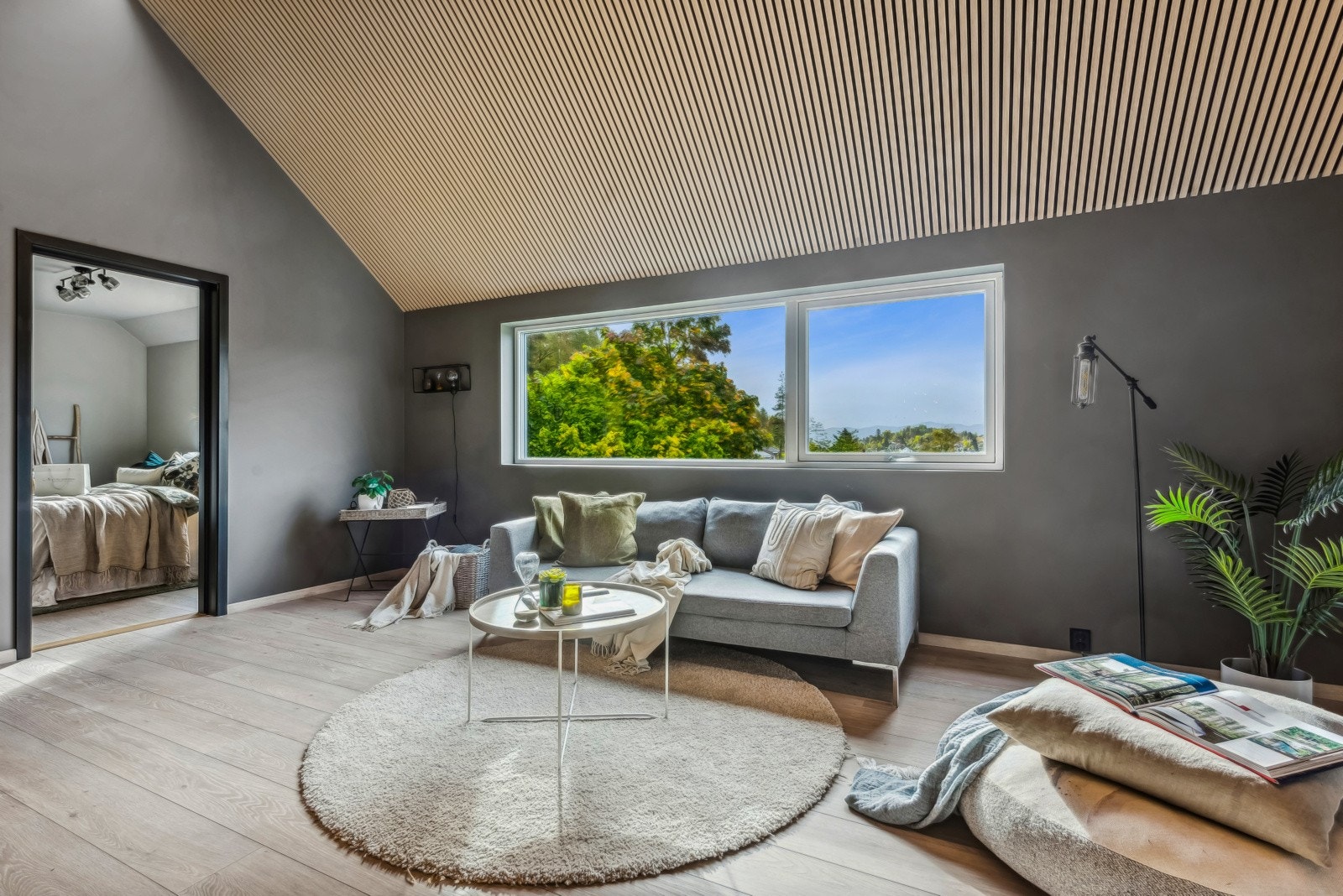 Spiletaket gir et lekkert uttrykk. (Bildene vist i annonsen er fra Havreveien 13D, så fargene og planløsningen vil variere noe) Galleribilde