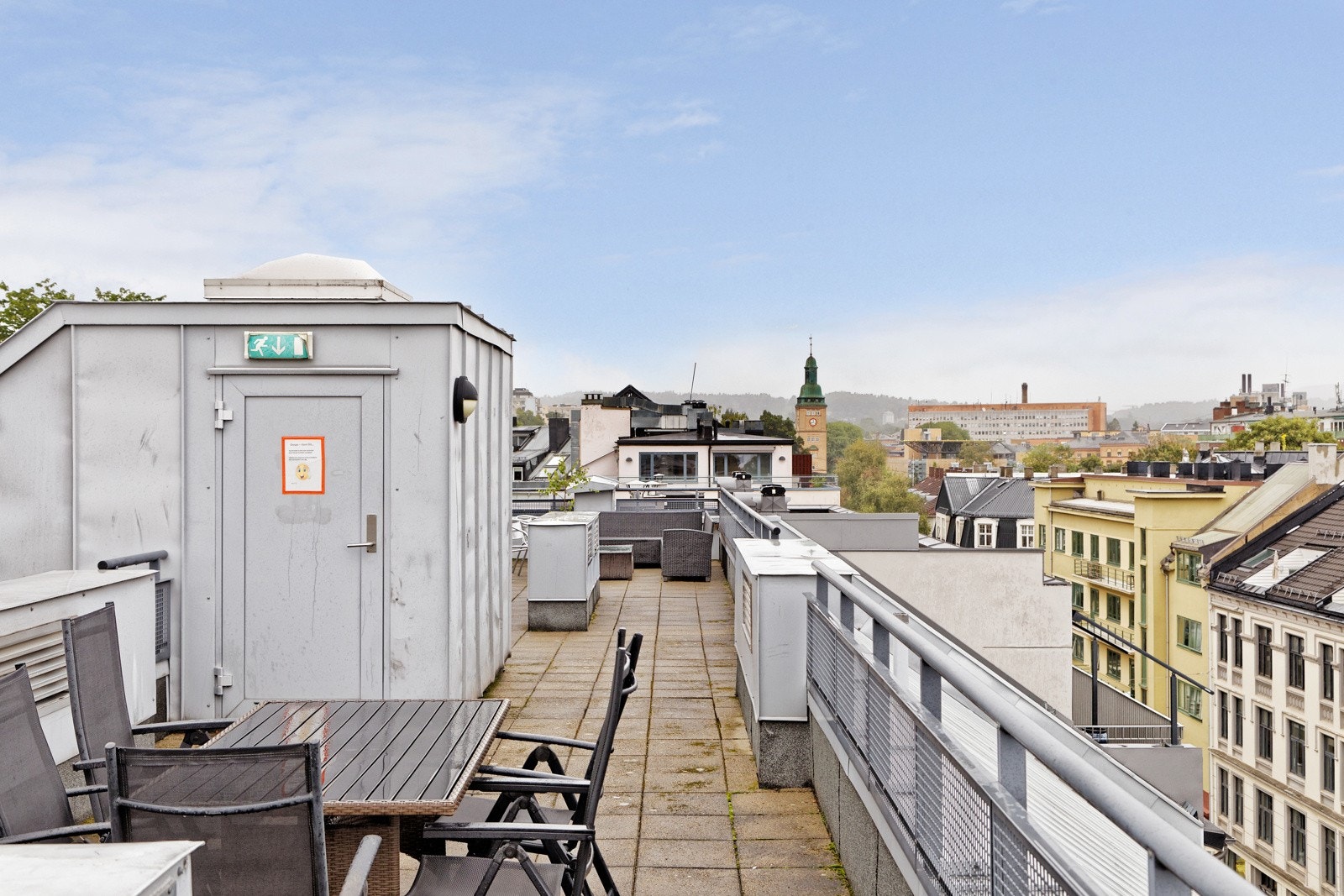 Felles takterrasse med gode solforhold Galleribilde