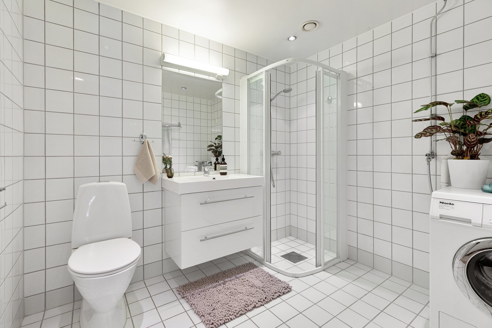 Badet har mekanisk avtrekk Galleribilde